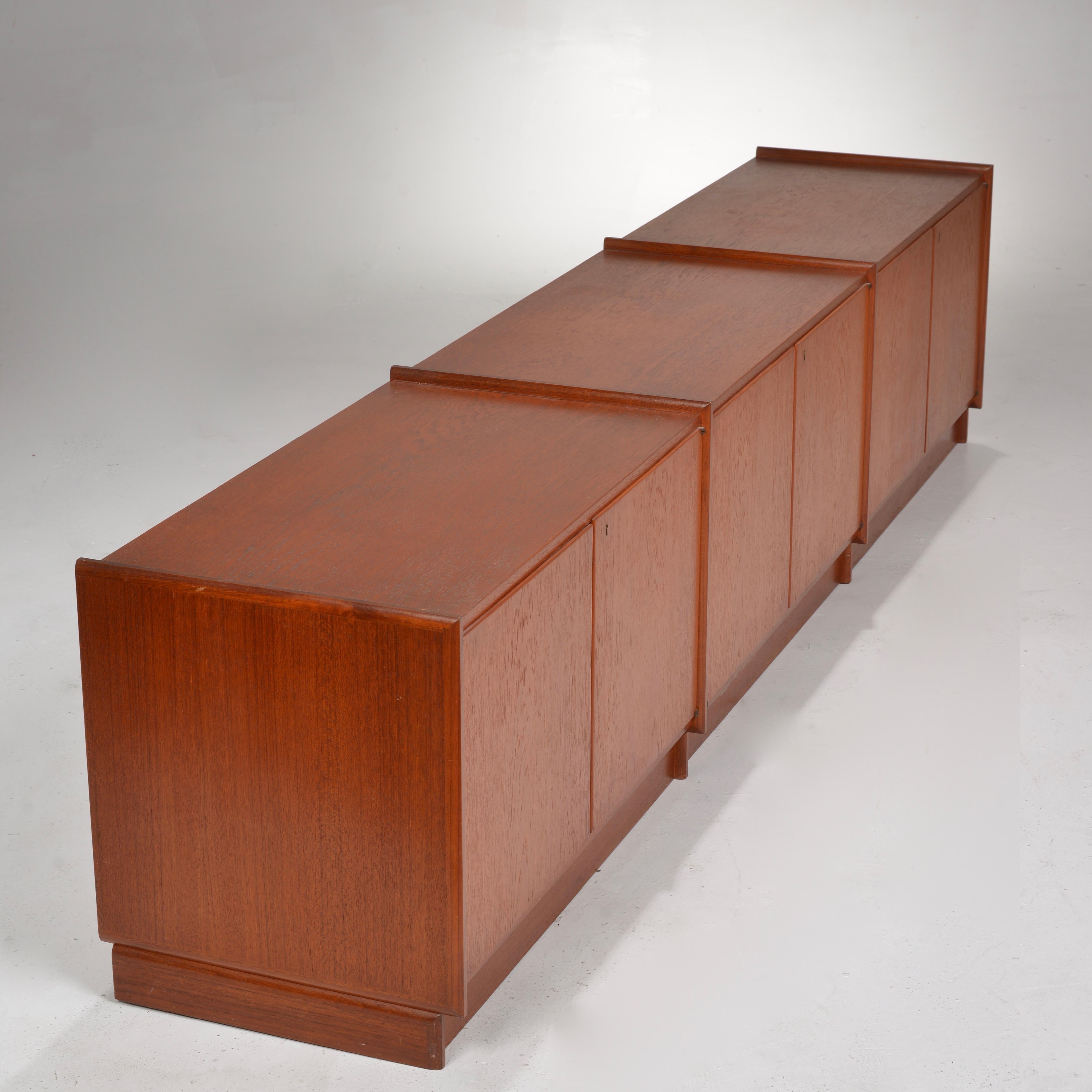 Locking Teak Cabinet Ib Juul Christensen for Arhtur Soltvedt Møbelfabrik In Good Condition For Sale In Los Angeles, CA