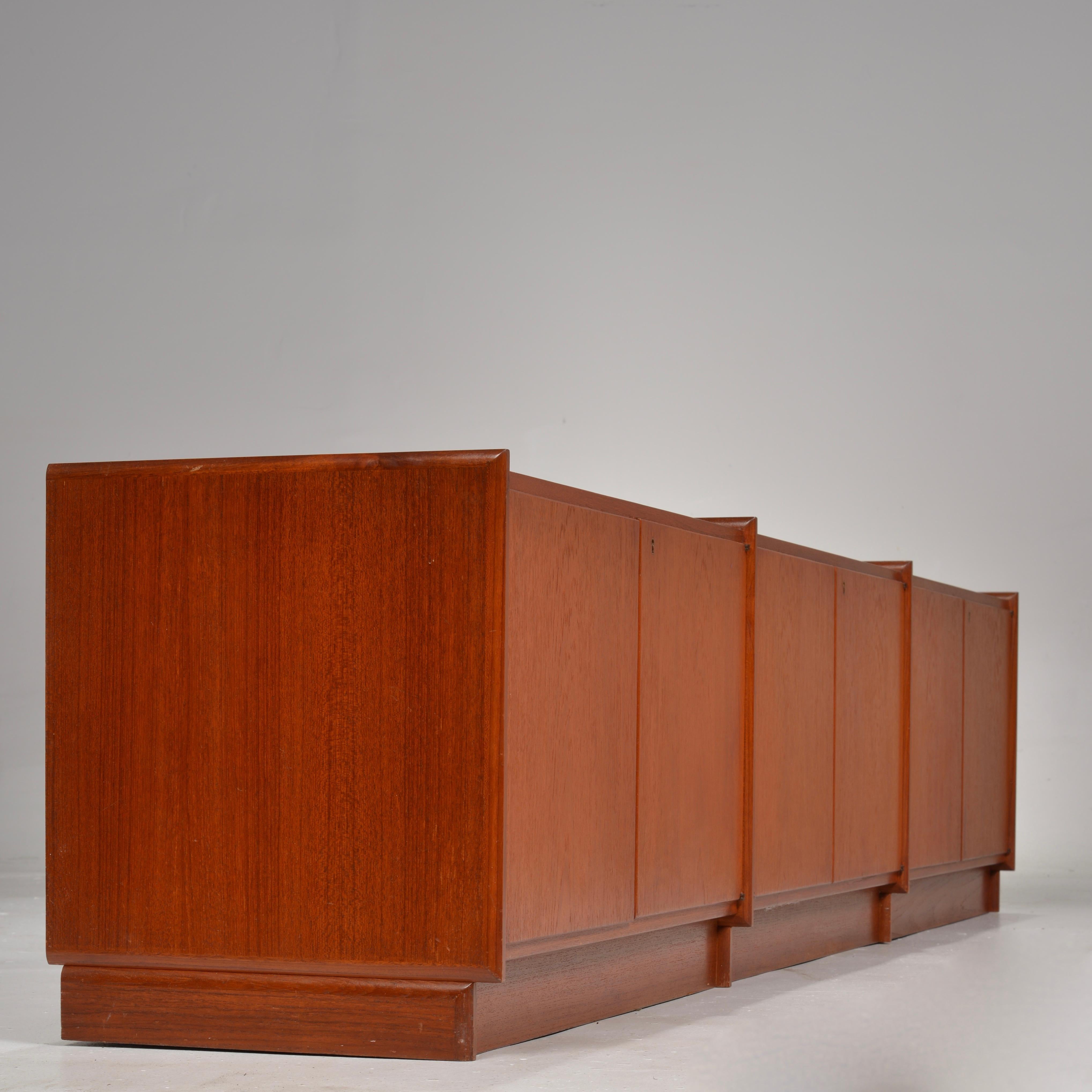 Mid-20th Century Locking Teak Cabinet Ib Juul Christensen for Arhtur Soltvedt Møbelfabrik For Sale