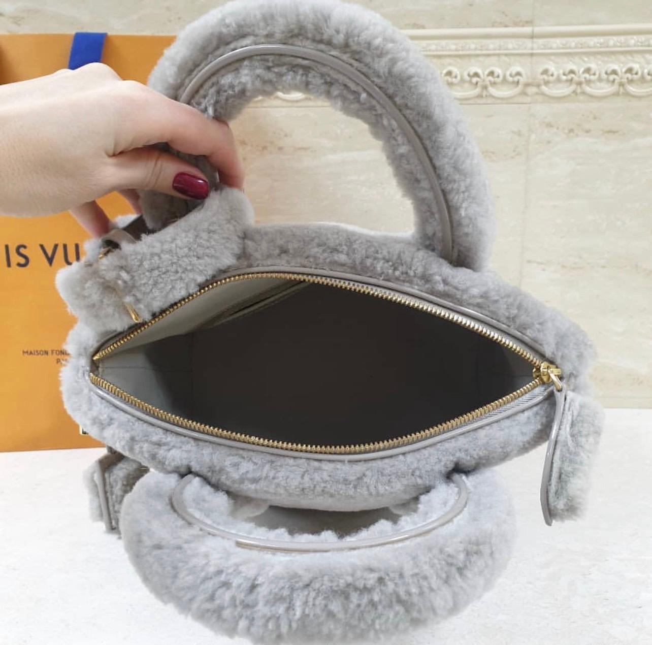 Louis Vuitton Lockit Pulsion Grey Shearling Satchel Bag For Sale 1