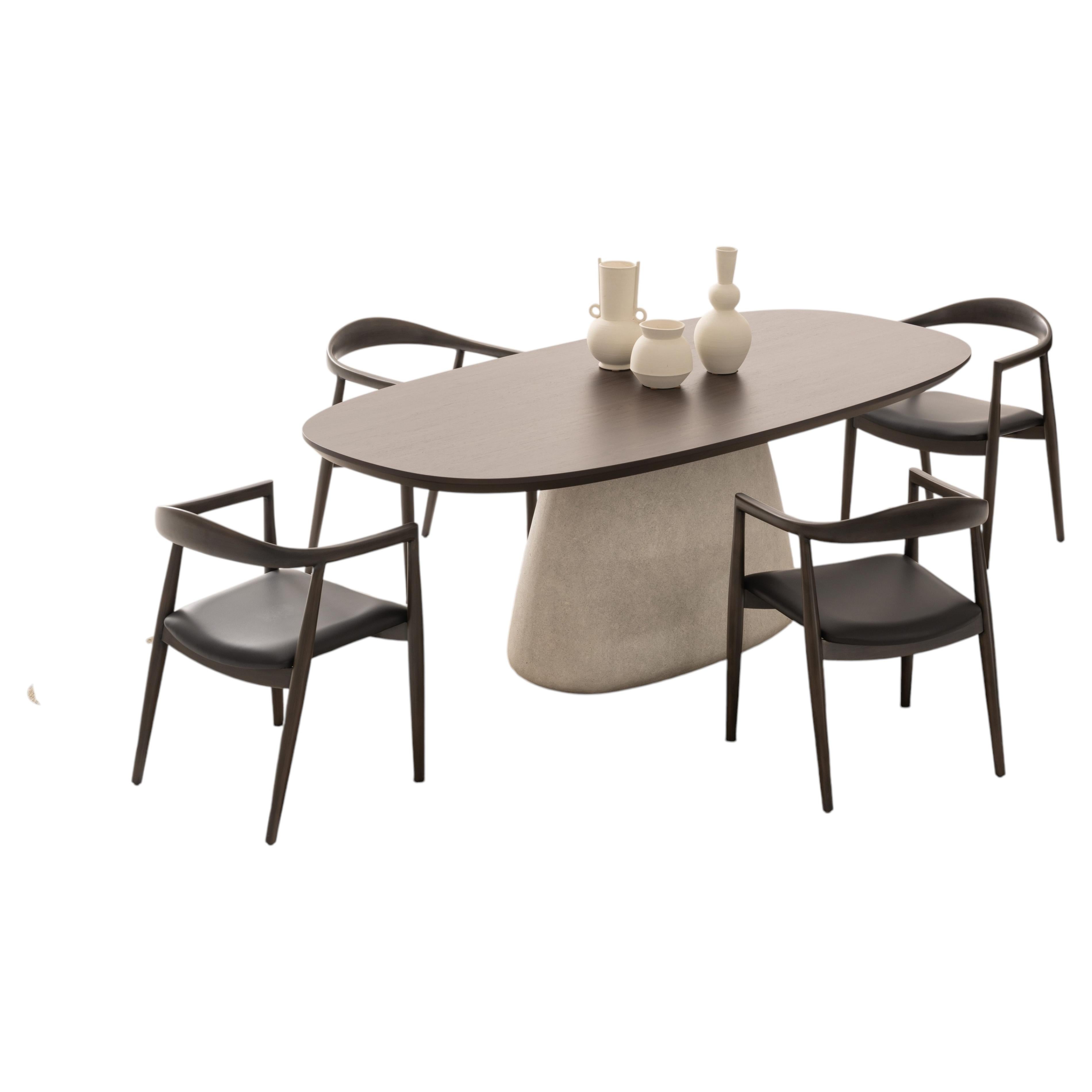 Tavolo da pranzo ovale LOCO con set di 6 sedie in Wood Oak scuro con base in calcestruzzo in vendita