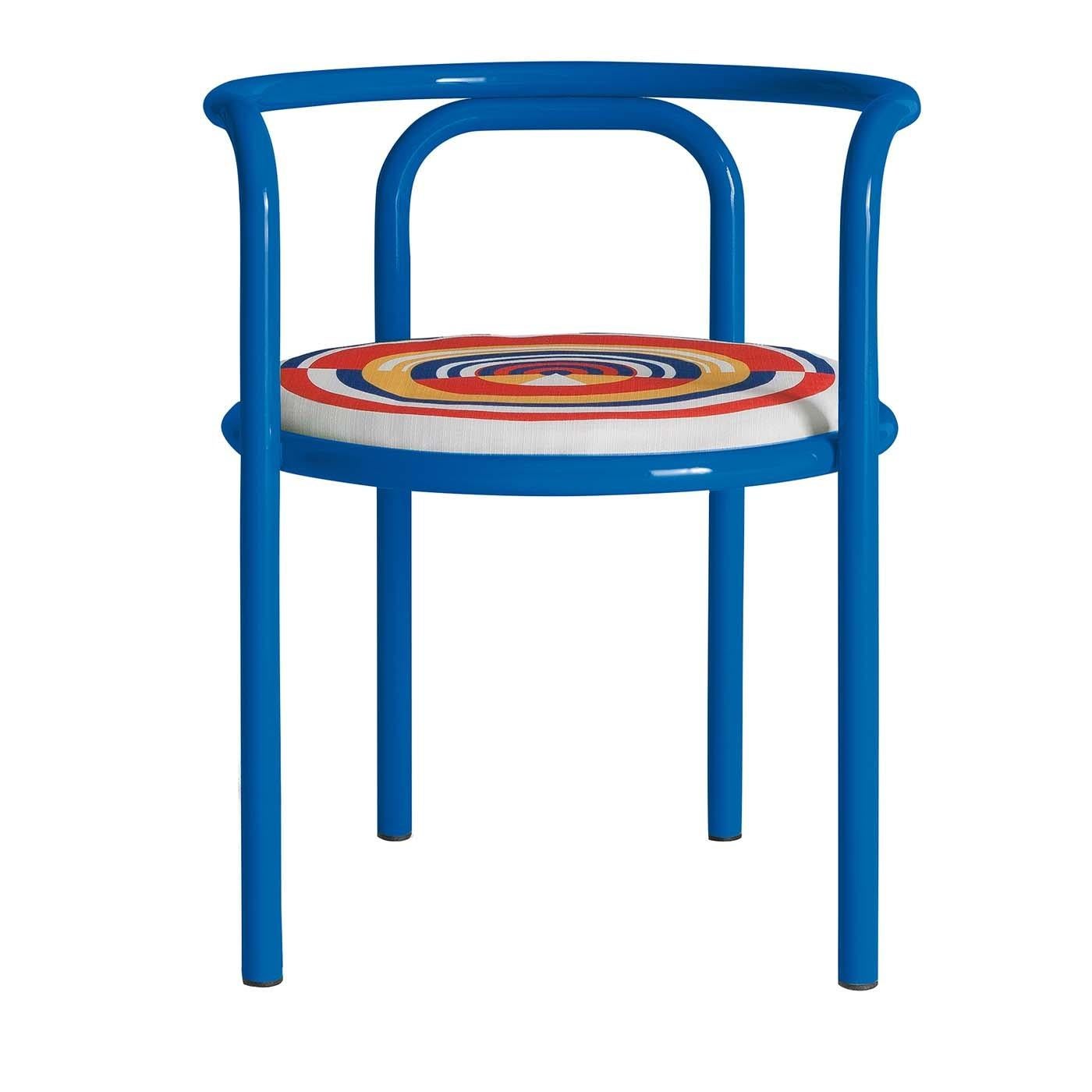 This chair will be the heart of a patio, garden, or veranda imparting a colorful, contemporary aesthetic to any outdoor setting. Showcasing a sinuous silhouette, the tubular steel frame with a rounded back and integrated arms boasts a bright blue