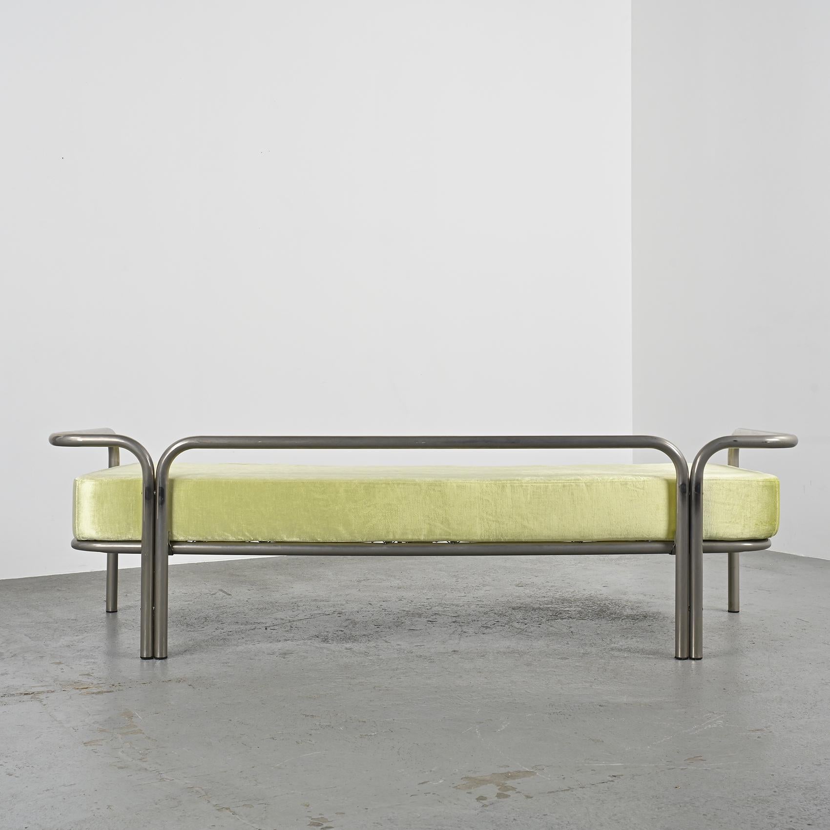 Locus Solus Daybed by Gae Aulenti, circa 1970  For Sale 4
