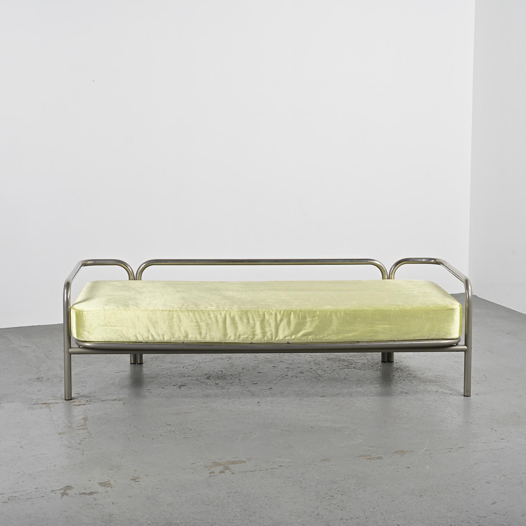 Locus Solus Daybed by Gae Aulenti, circa 1970  In Good Condition For Sale In VILLEURBANNE, FR