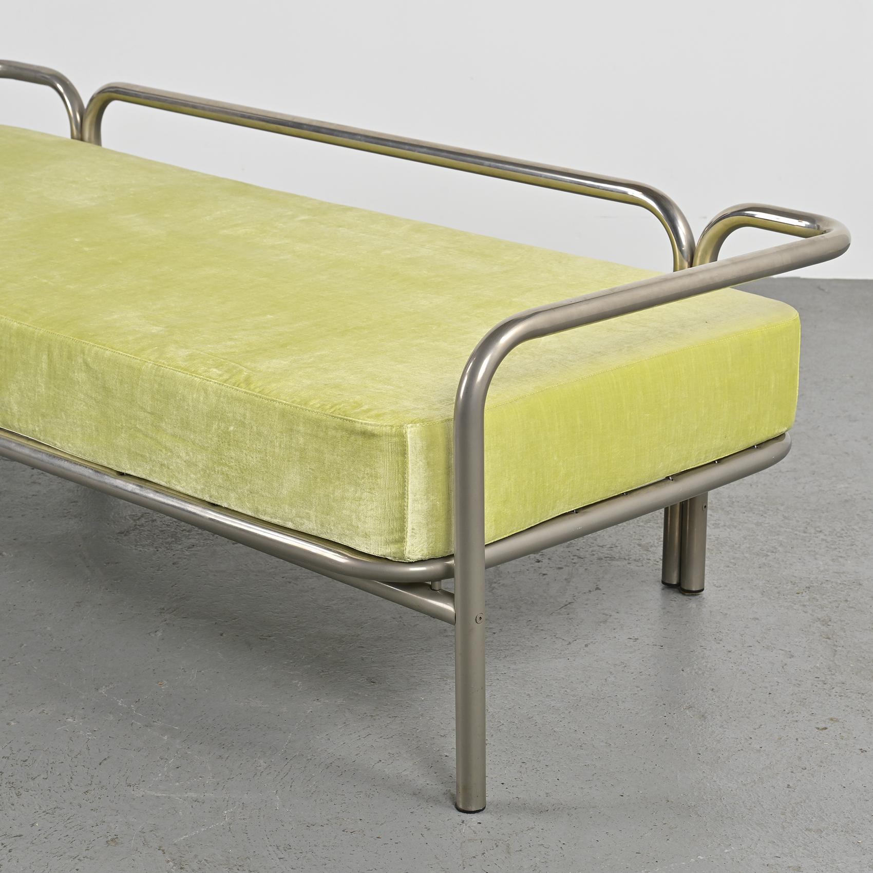 Steel Locus Solus Daybed by Gae Aulenti, circa 1970  For Sale