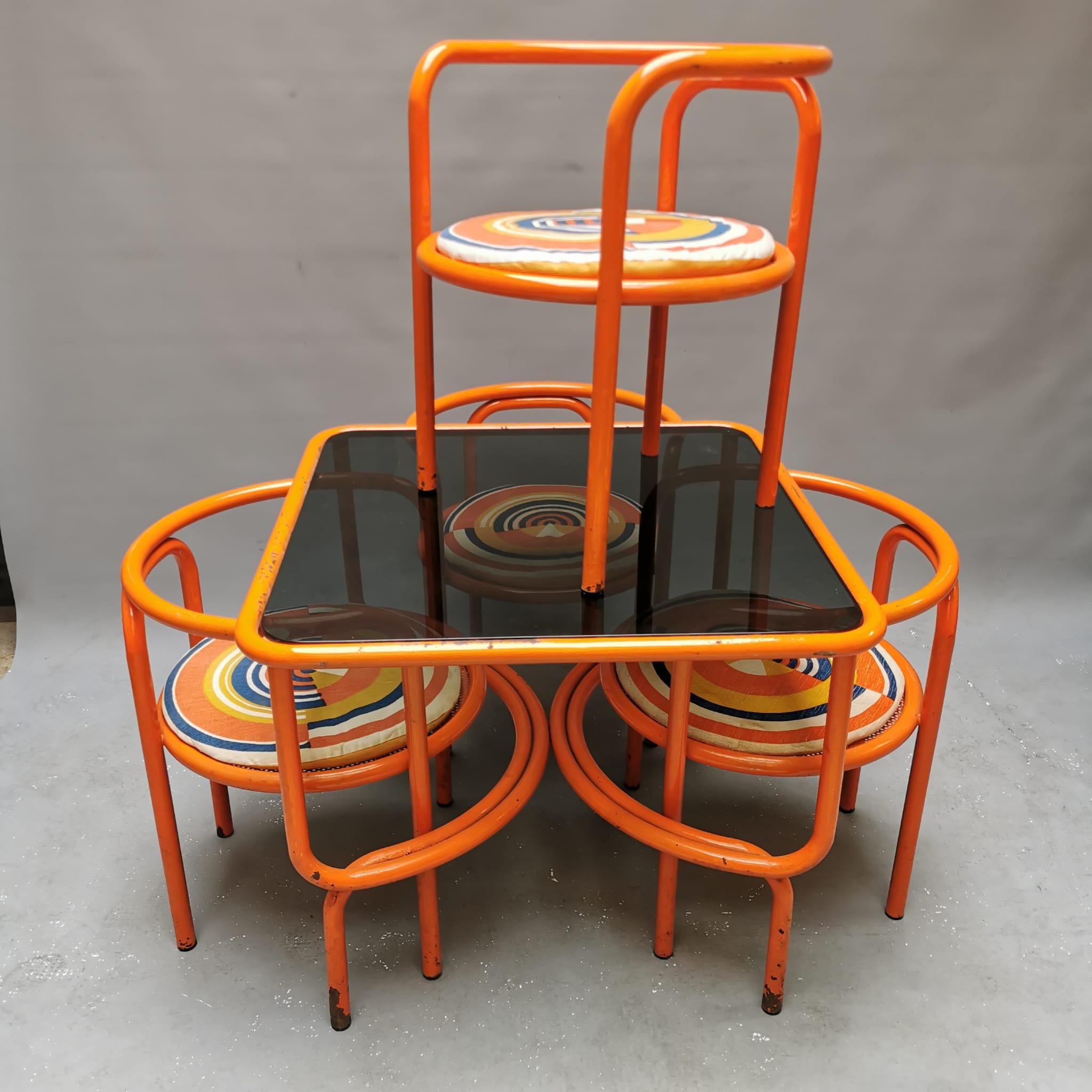 Mid-20th Century Locus Solus, Gae Aulenti, Orange Set with 4 Chairs For Sale