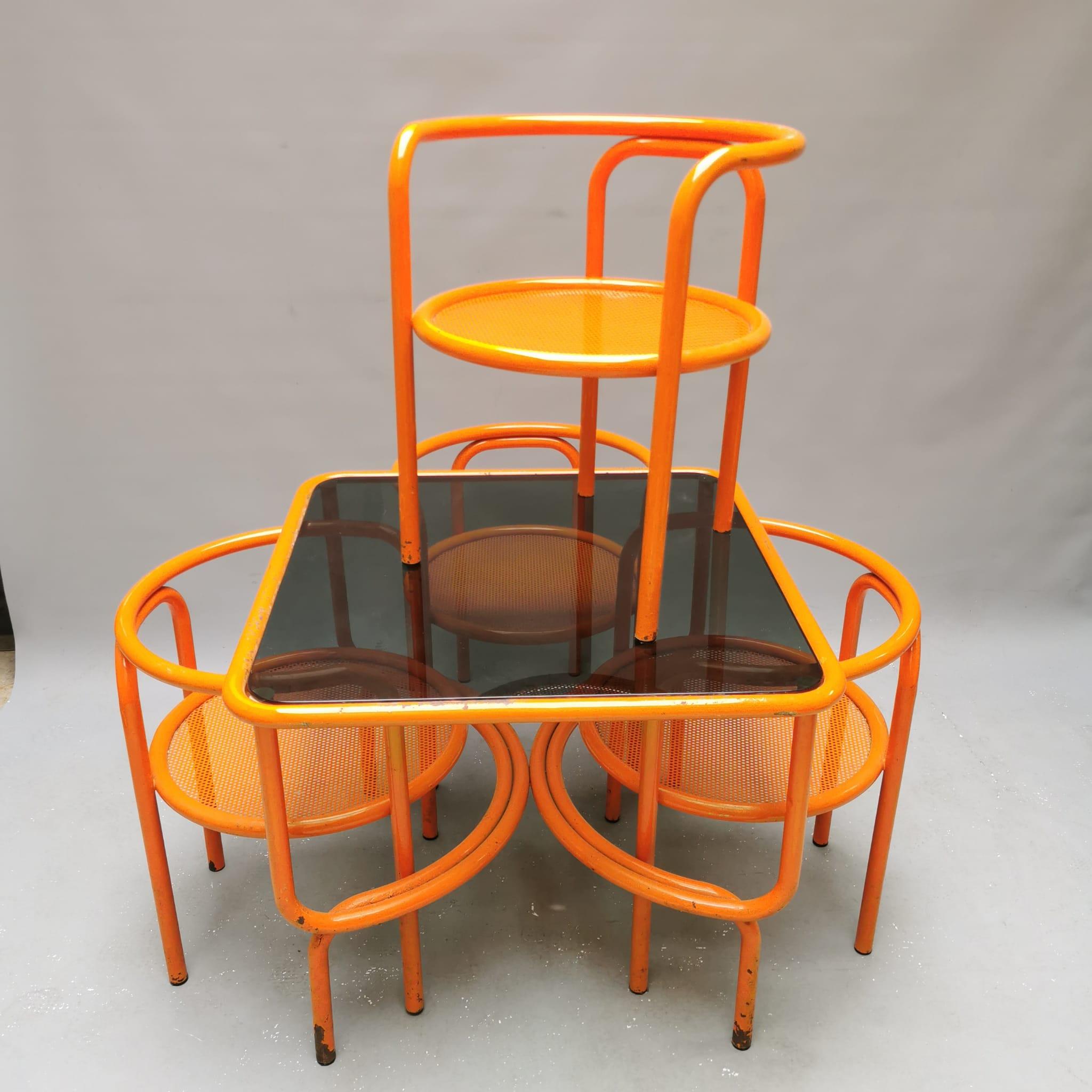 Locus Solus, Gae Aulenti, Orangefarbenes Set mit 4 Stühlen im Zustand „Relativ gut“ im Angebot in Milano, Lombardia