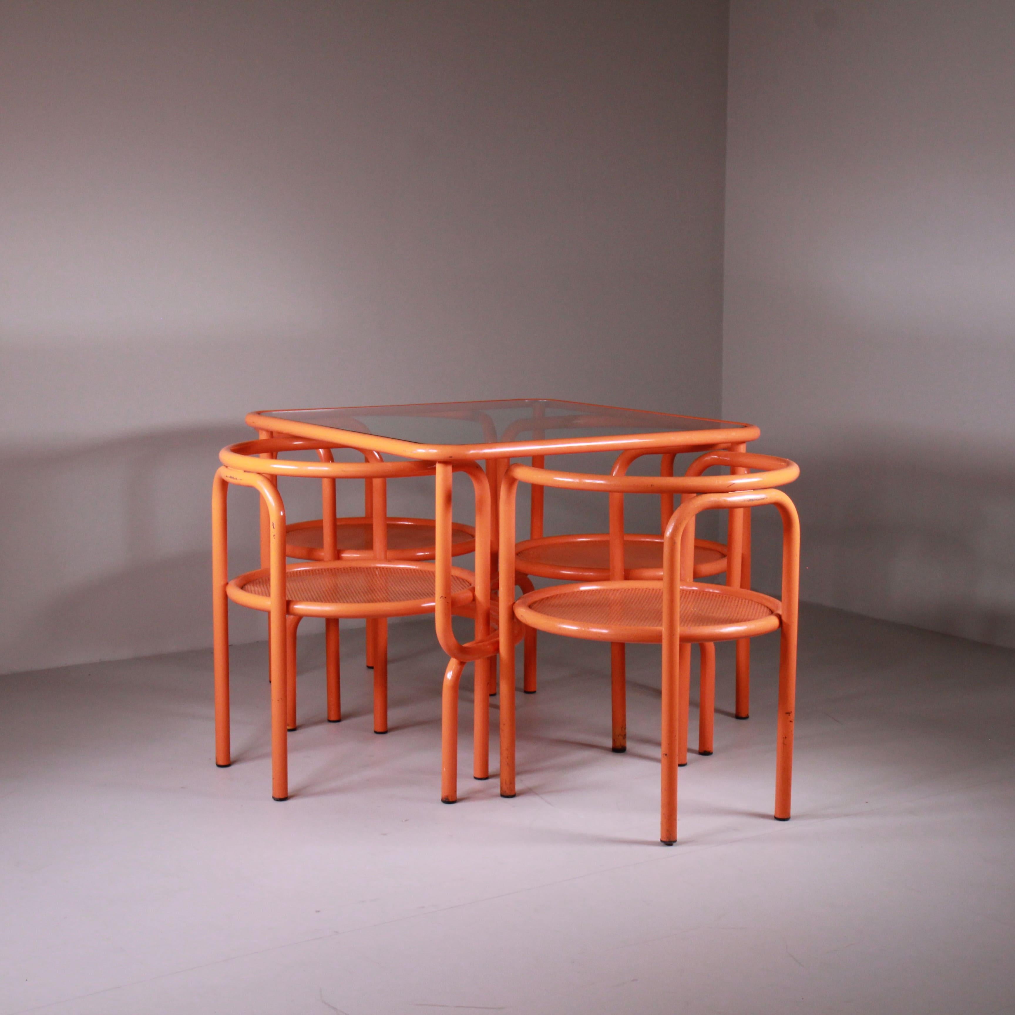 Locus Solus, Gae Aulenti, Orangefarbenes Set mit 4 Stühlen im Angebot 1
