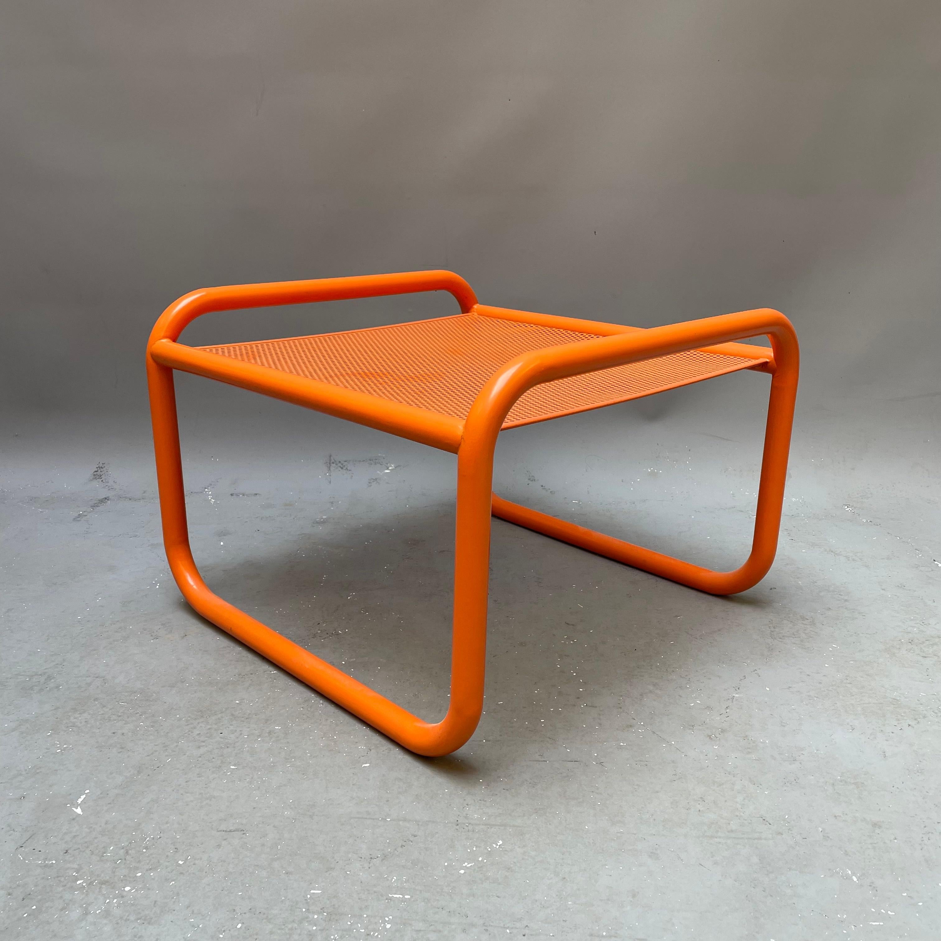 Made of steel and fabrics with original and novel patterns, Locus Solus is the collection designed by the unpredictable flair of Gae Aulenti in 1964. The frame of Locus Solus Chair is made of painted stainless steel tubing. The light and colorful