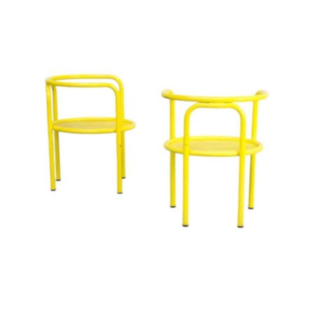  68 x 84 cm (Mesa)  67 x 53 cm (sillas)
acero amarillo