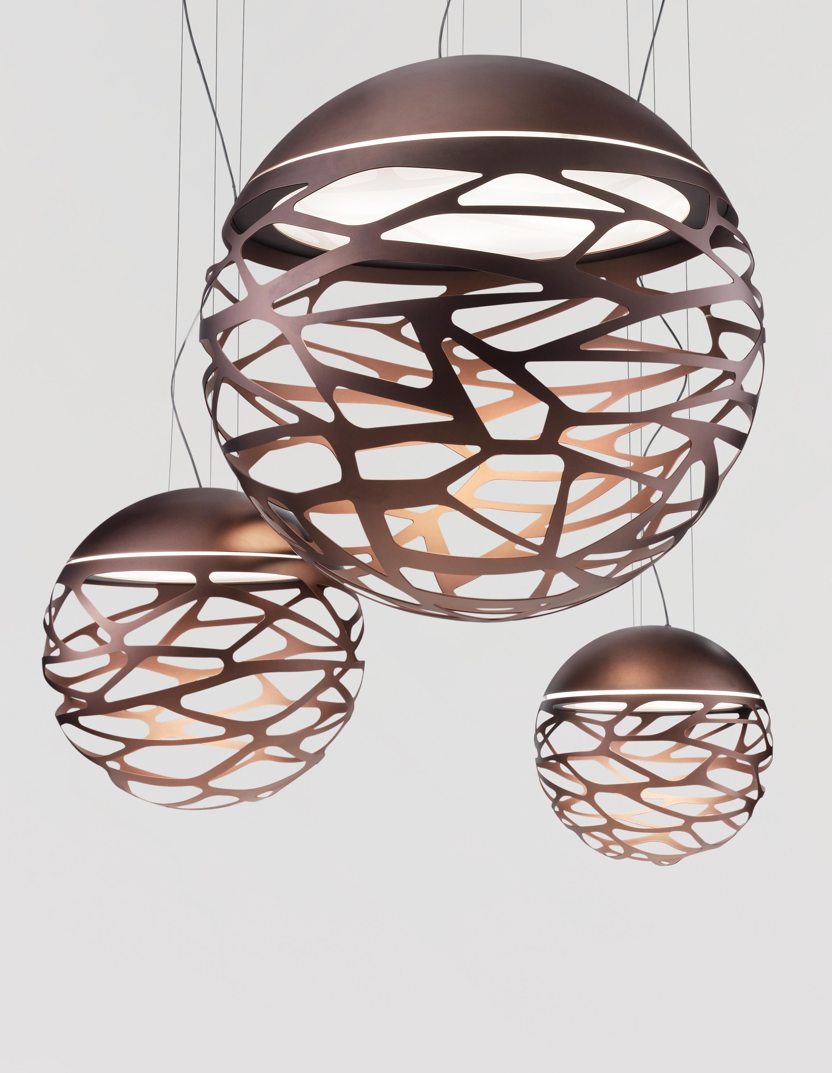 Italiano Lampada a sospensione Lodes KELLY SPHERE in bronzo ramato di Andrea Tosetto in vendita