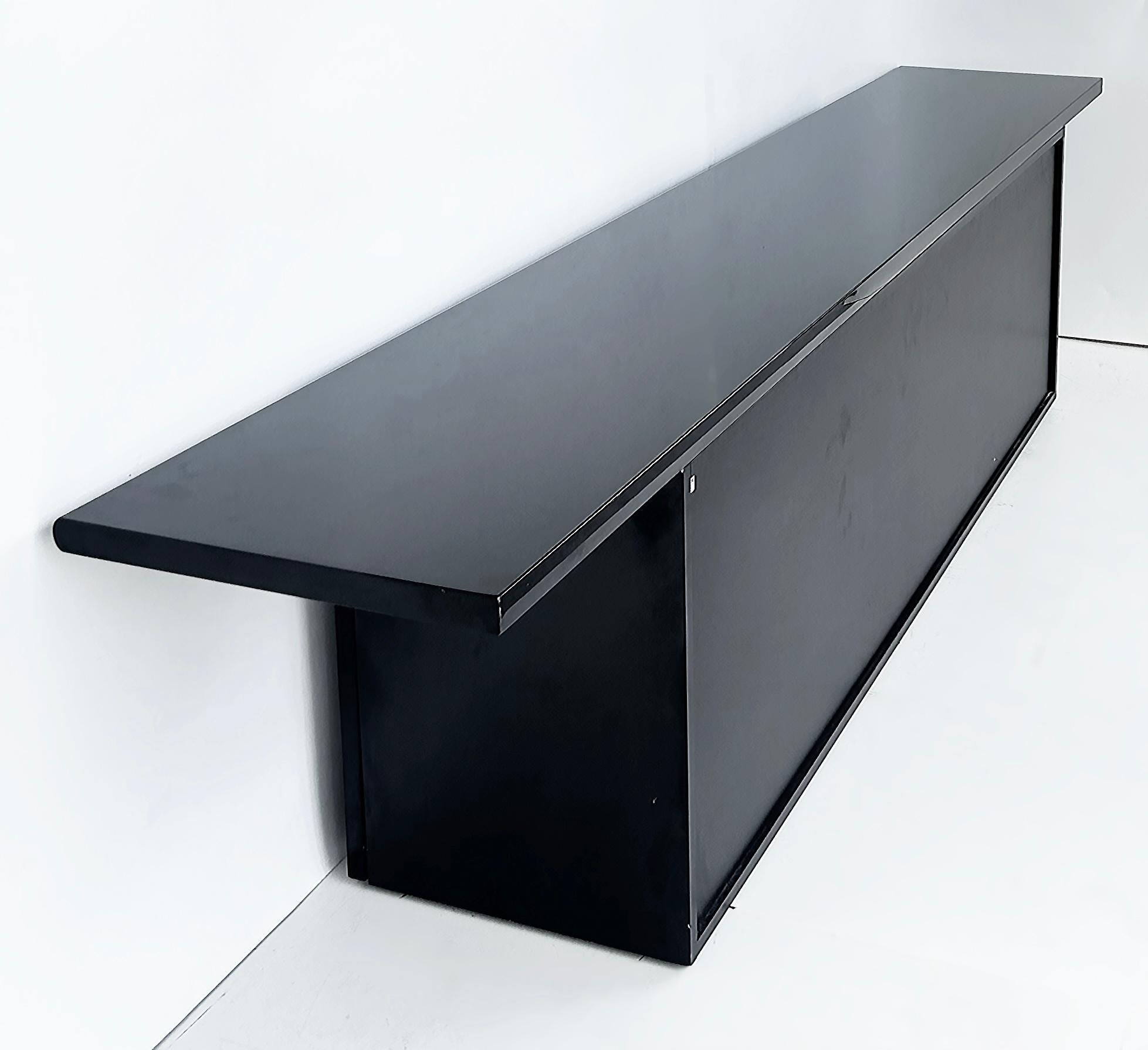 Lodovico Acerbis, Giotto Stoppino Credenza Sheraton en lacado negro brillante en venta 3