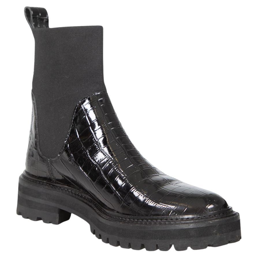 Loeffler Randall Botas de charol negras con relieve de cocodrilo talla US 7 en venta
