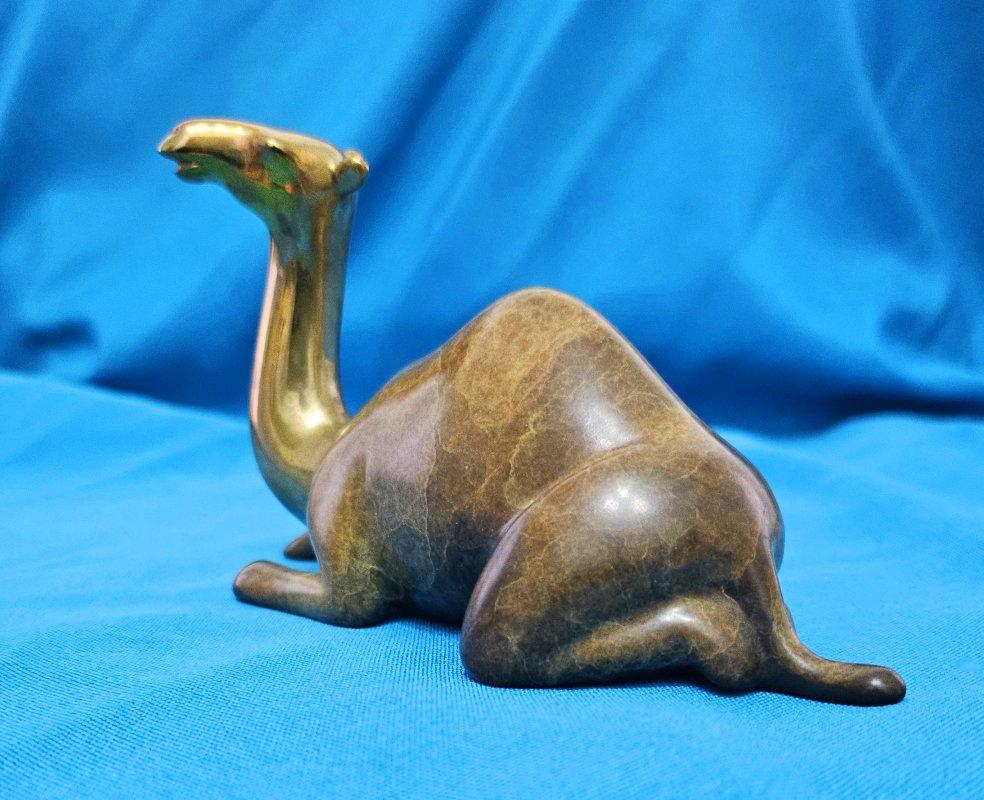 XX secolo Scultura di cammello in bronzo di Loet Vanderveen, firmata e numerata - VENDITA CHIUSA in vendita