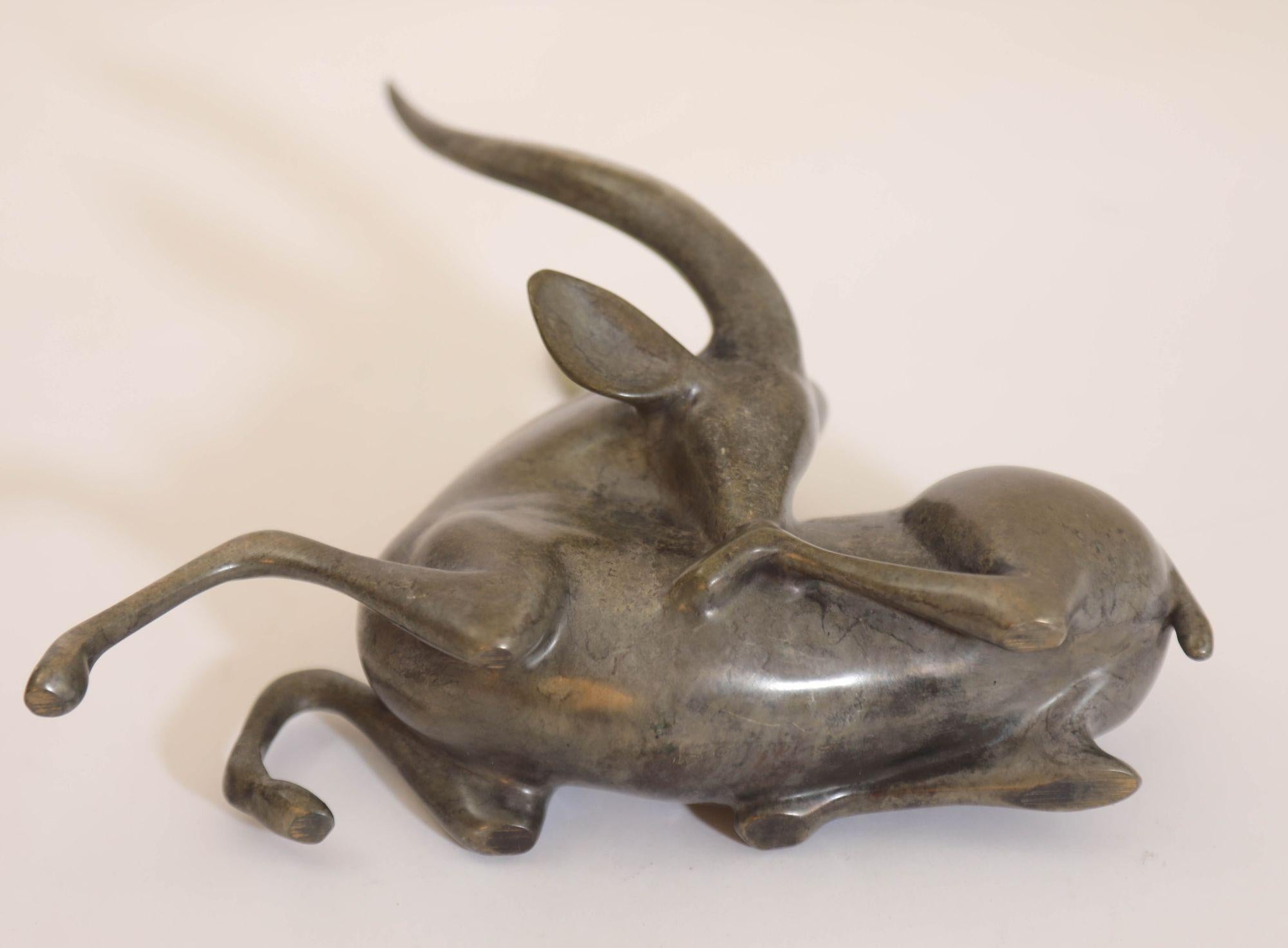 Loet Vanderveen Scultura in bronzo di una gazzella firmata e numerata in edizione limitata. in vendita 2