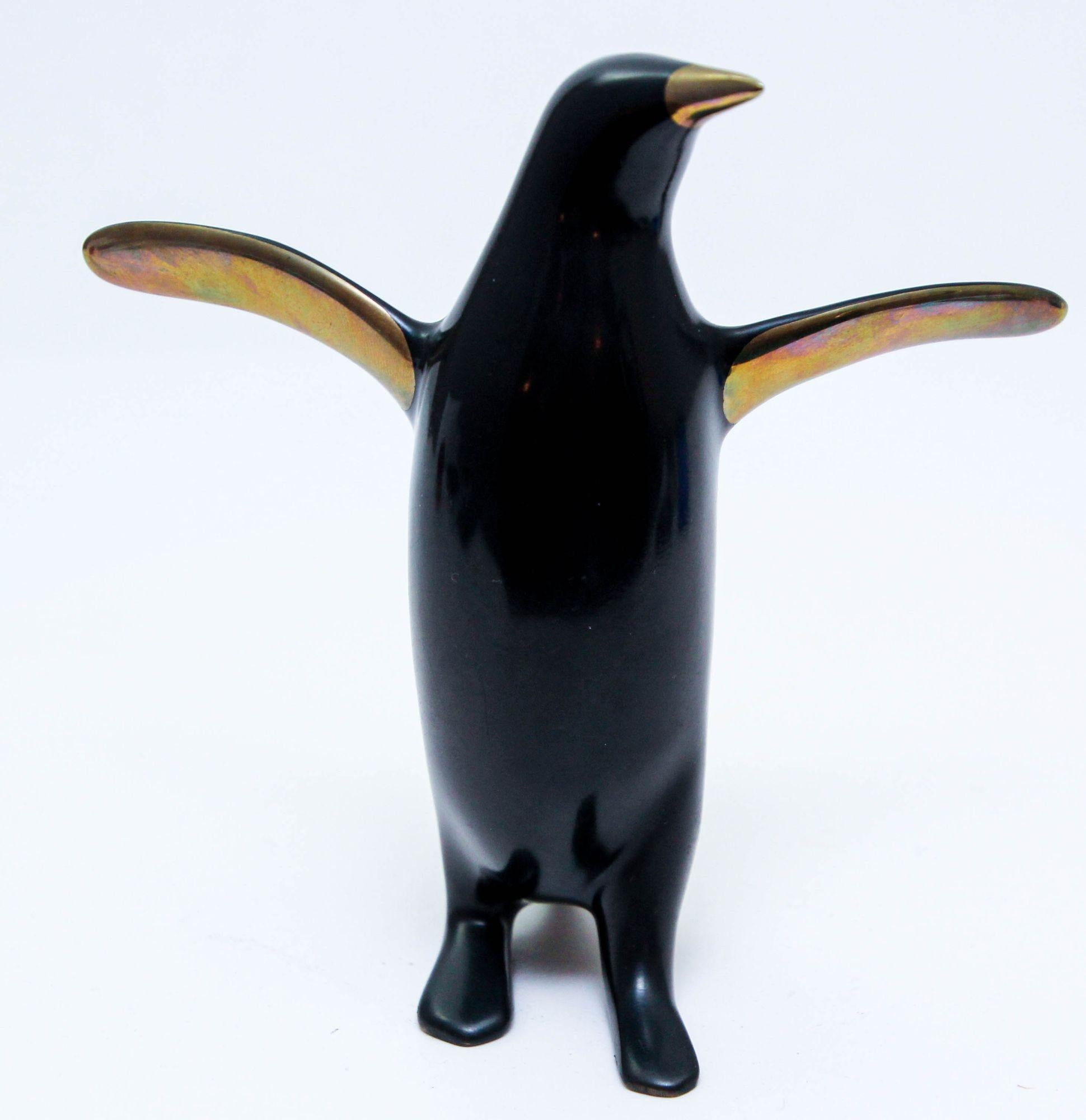 Loet Vanderveen Pinguino Scultura in bronzo firmata e numerata in vendita 7
