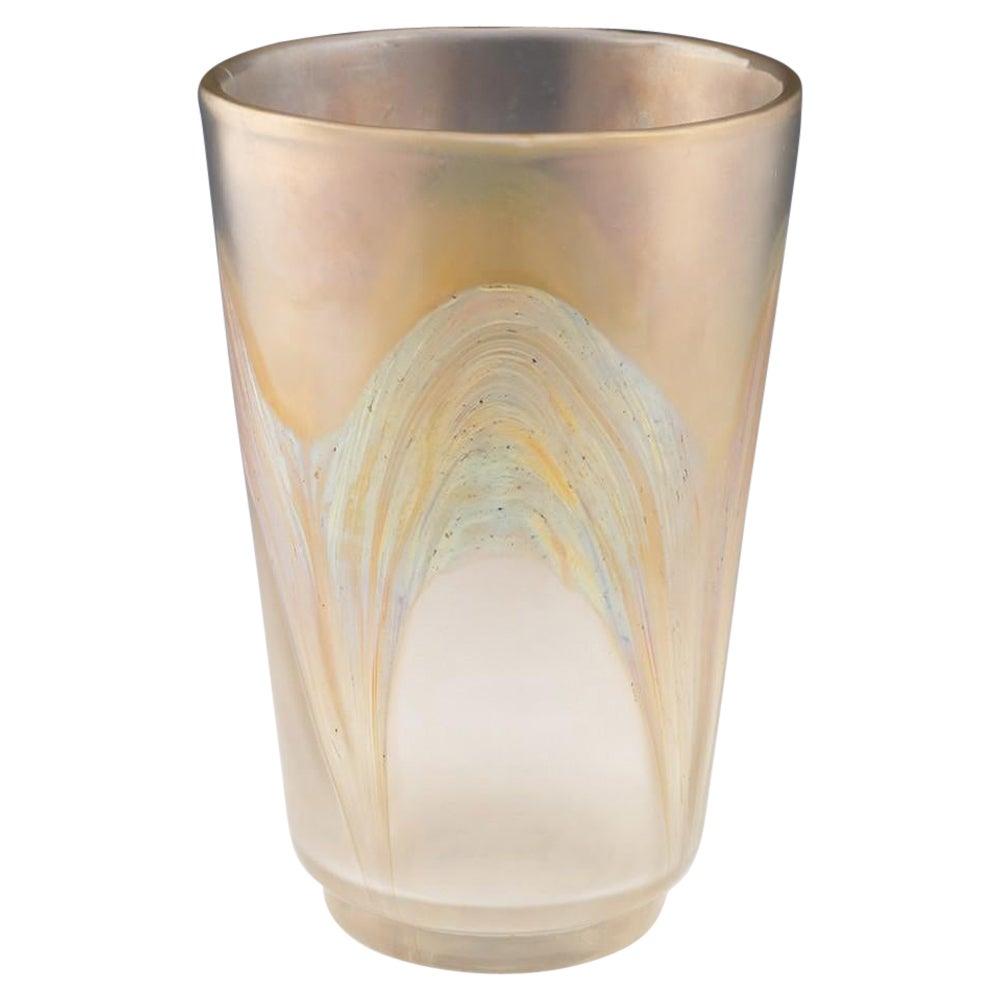 Jarrón cónico dorado iridiscente Loetz Art Déco Serie III, c1930 en venta