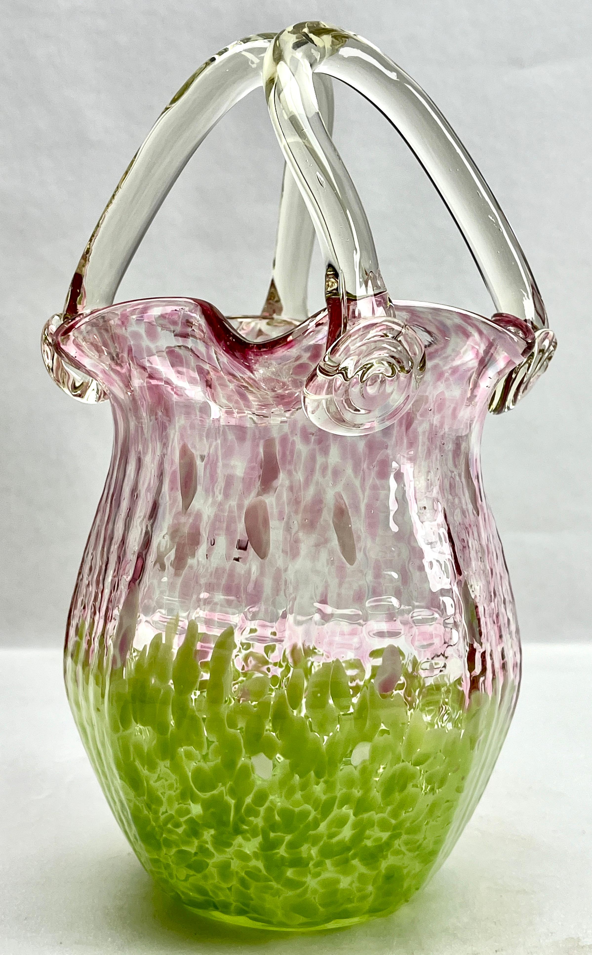Loetz Art Nouveau Basket Whit Details of Irradiated Glass, 1930s For Sale 1