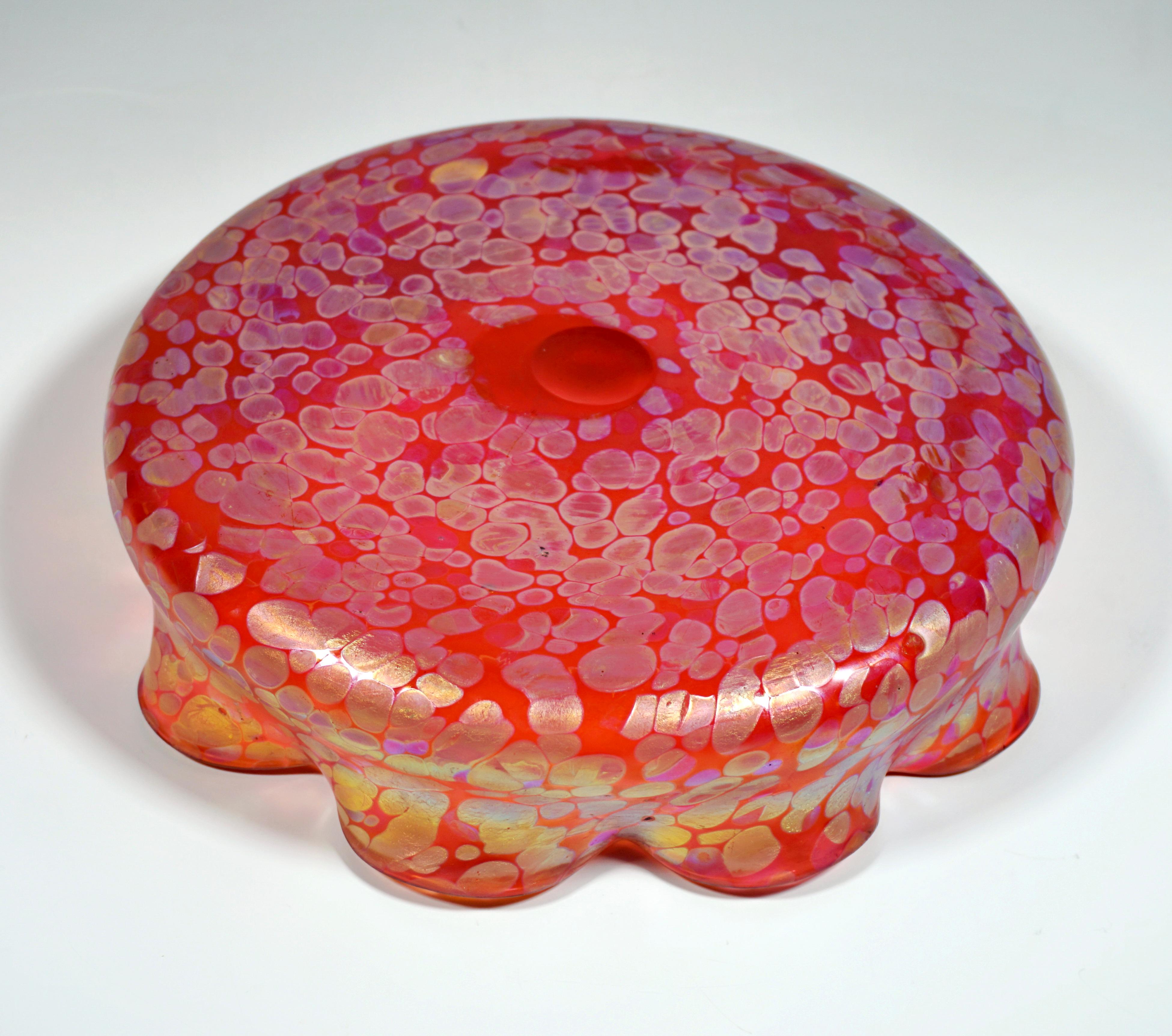 Loetz Art Nouveau Flower Bowl Metallic-Red Papillon, Austria-Hungary, ca 1900 In Good Condition For Sale In Vienna, AT