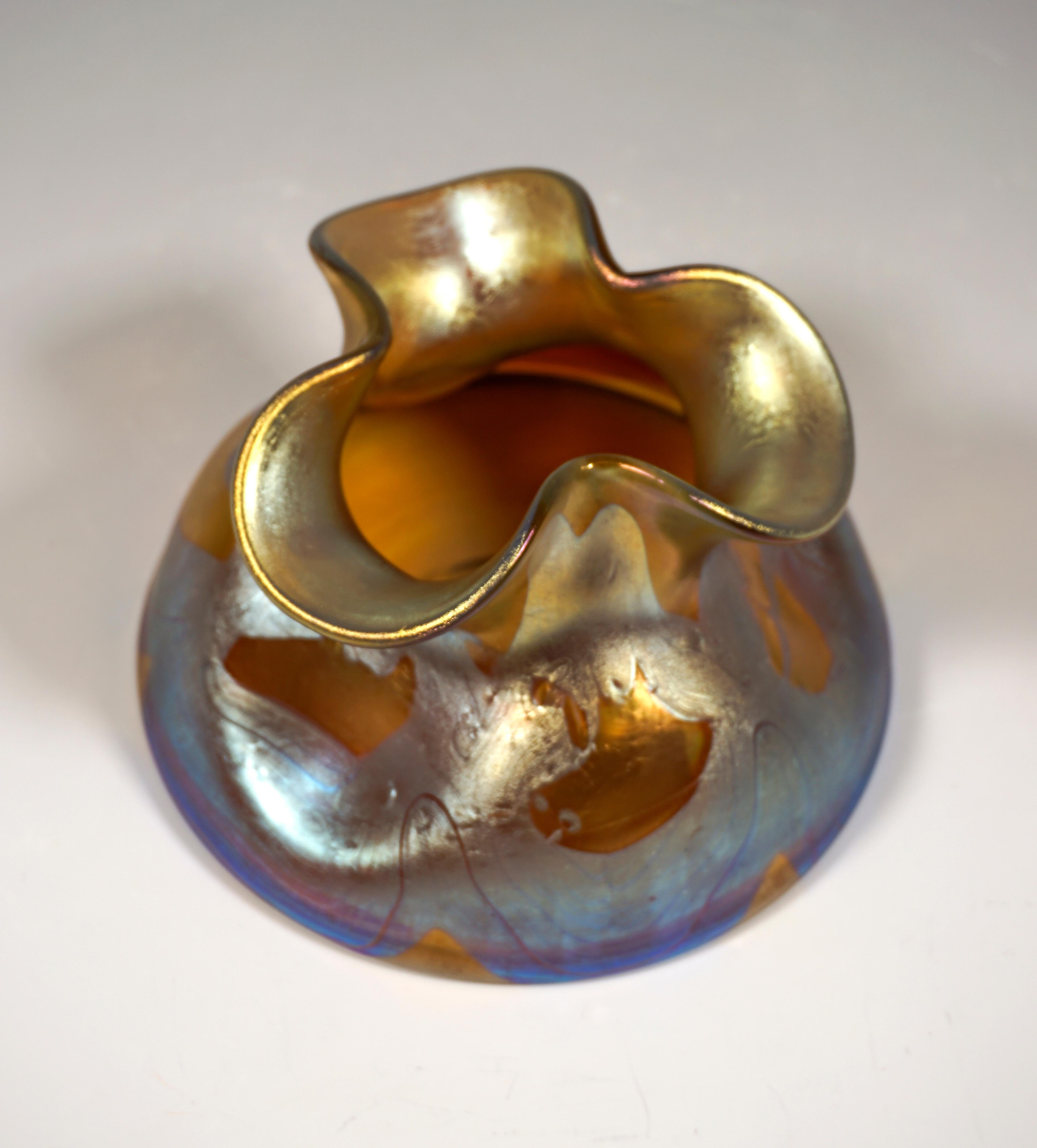 Hand-Crafted Loetz Art Nouveau Glass Vase Bronze Phenomenon Genre 29, Austria, circa 1900