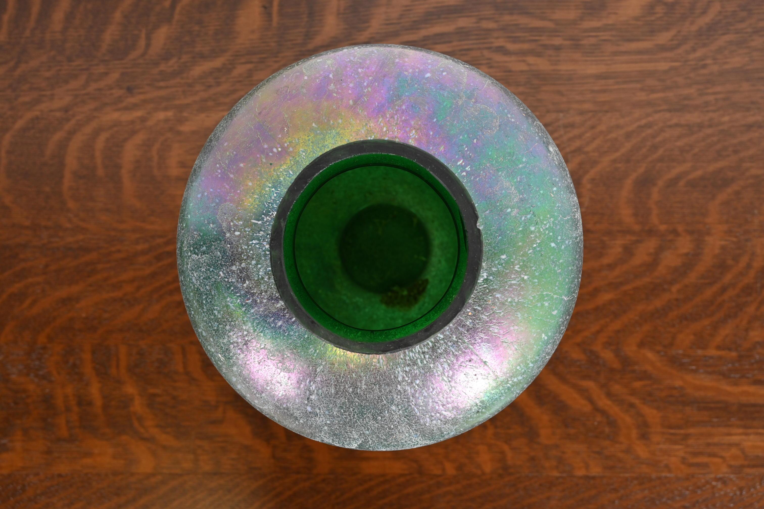 Loetz Jugendstil-Vase aus schillerndem Kunstglas, Loetz im Angebot 1