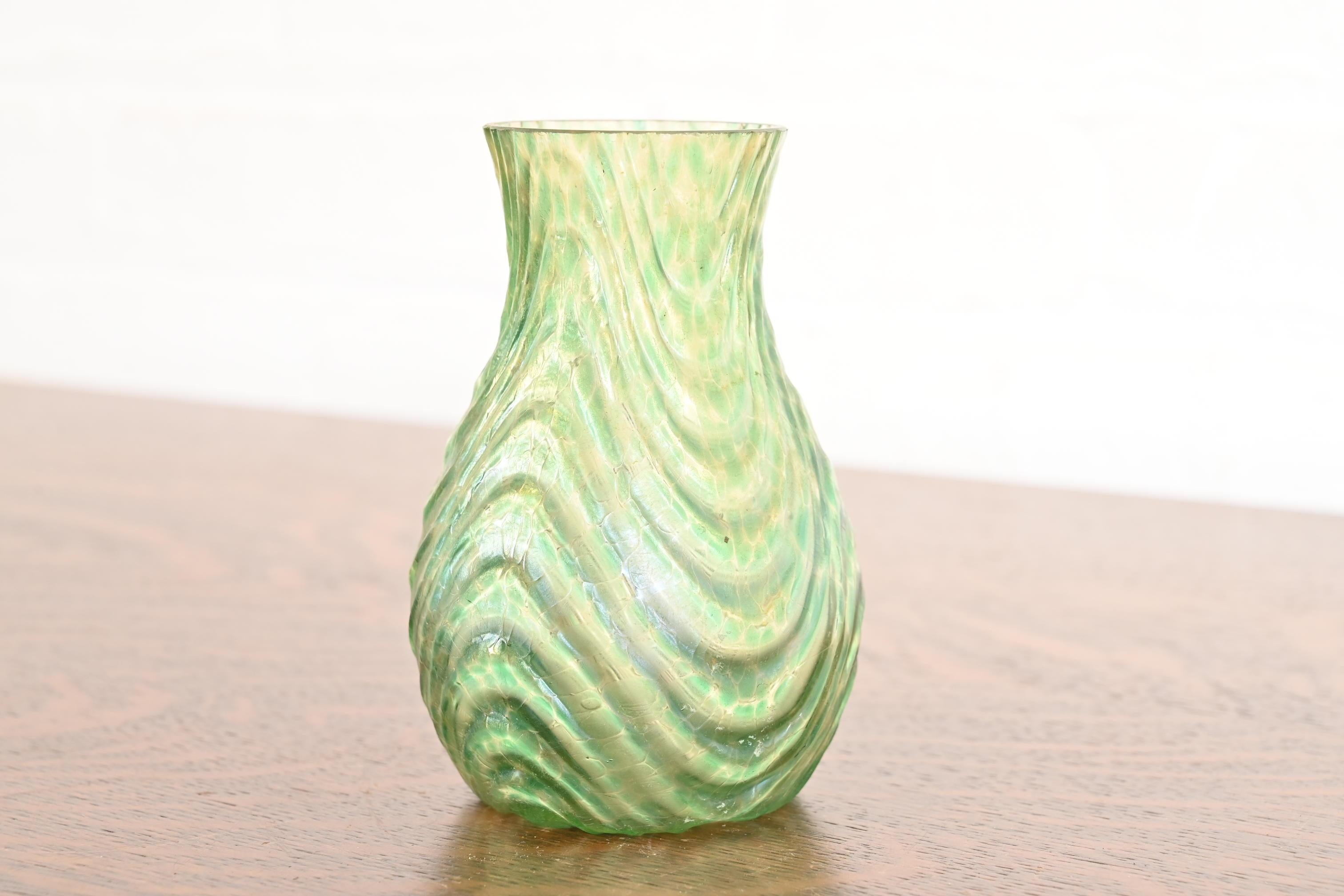 Loetz Art Nouveau Oceanik Iridescent Art Glass Vase In Good Condition For Sale In South Bend, IN