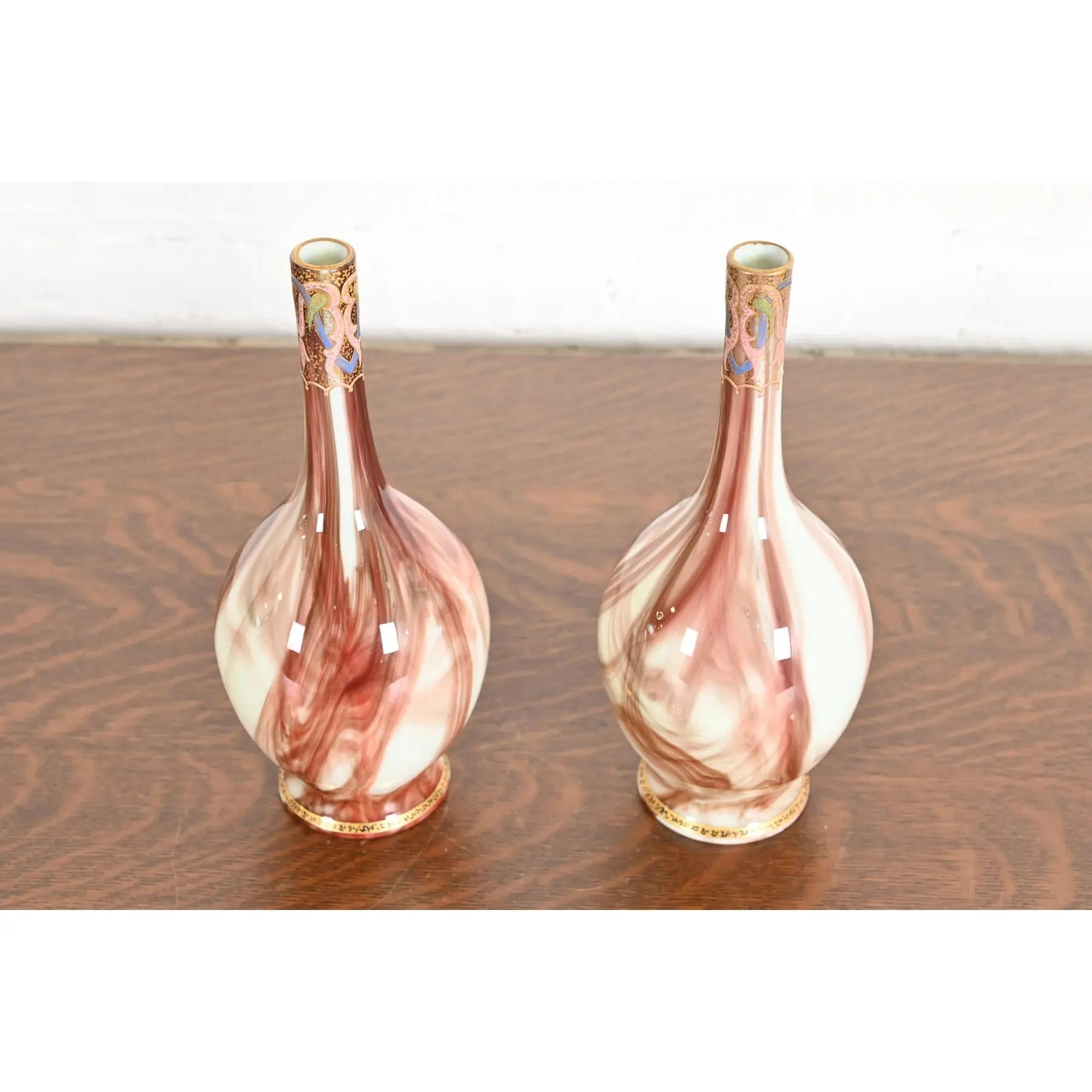Austriaco Vasi in vetro marmorizzato Onice Loetz Art Nouveau, coppia in vendita