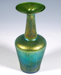 Loetz Art Nouveau Solirary Vase, Creta Papillon, Bohemia, Austria-Hungary, 1900