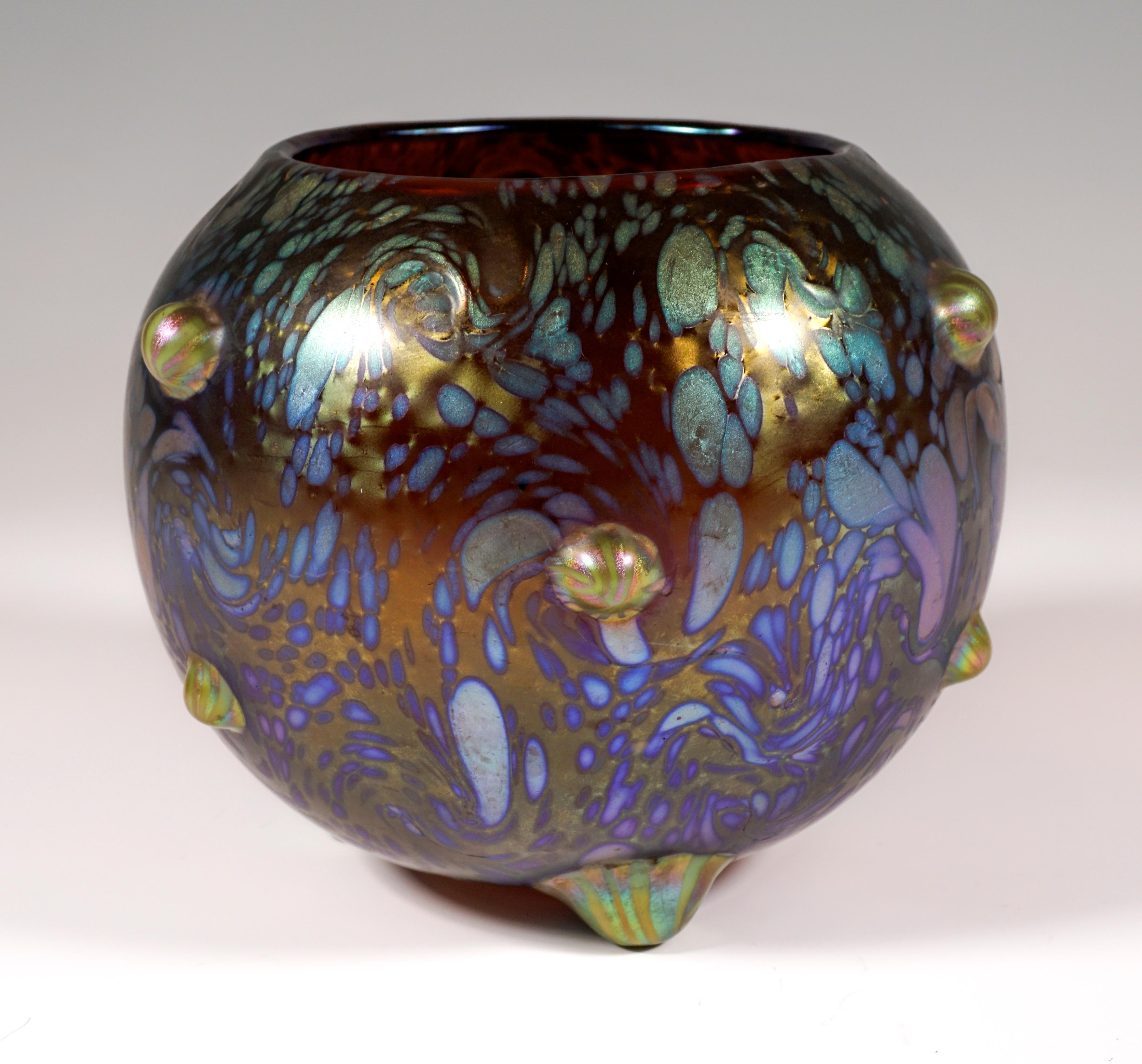 Early 20th Century Loetz Art Nouveau Spherical Vase Phenomenon Genre 7766, Austria, circa 1904