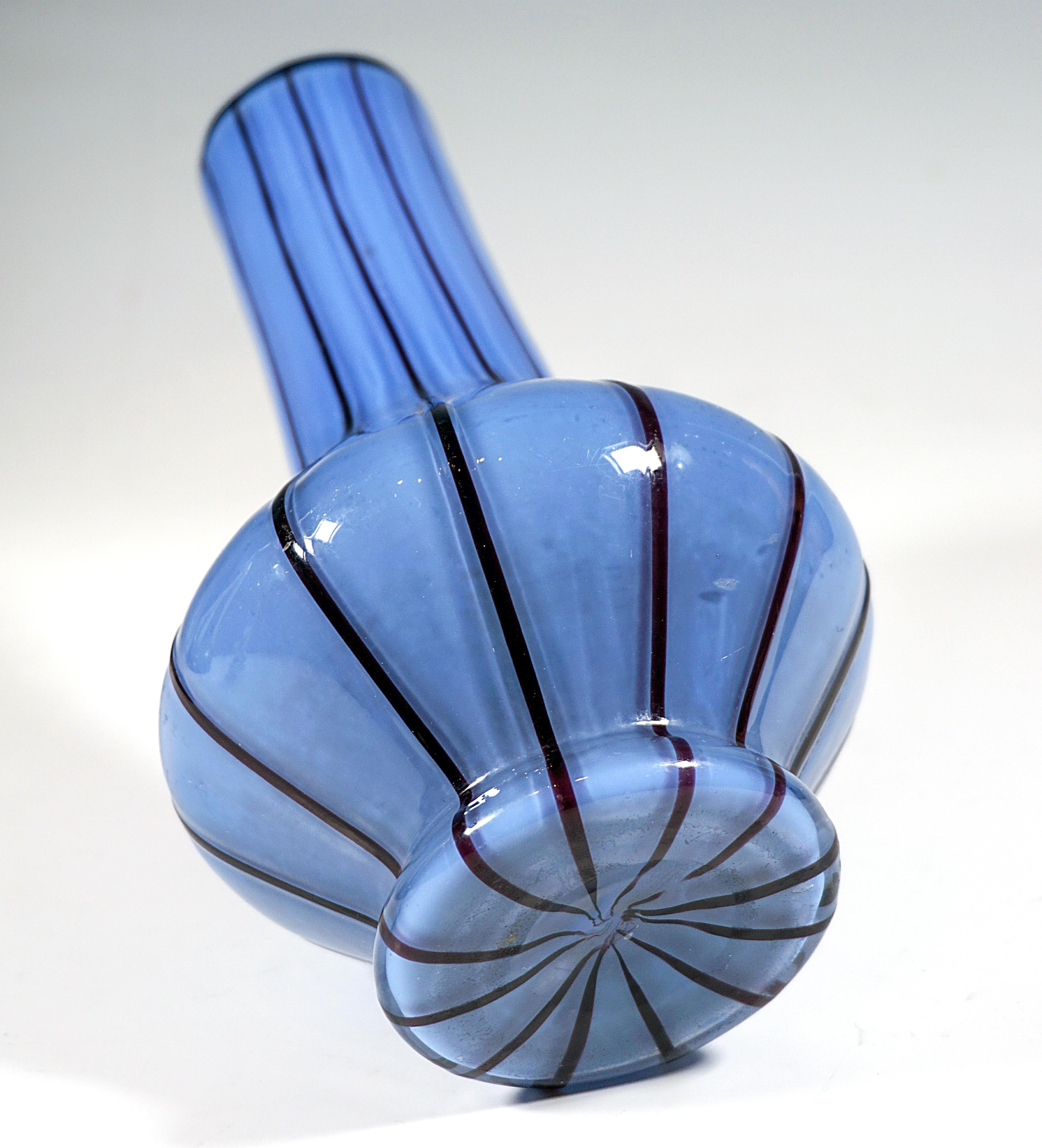 Autrichien Vase Tango Art Nouveau Loetz, Exécution 157 Bleu ciel-Noir, Autriche-Hongrie 1914