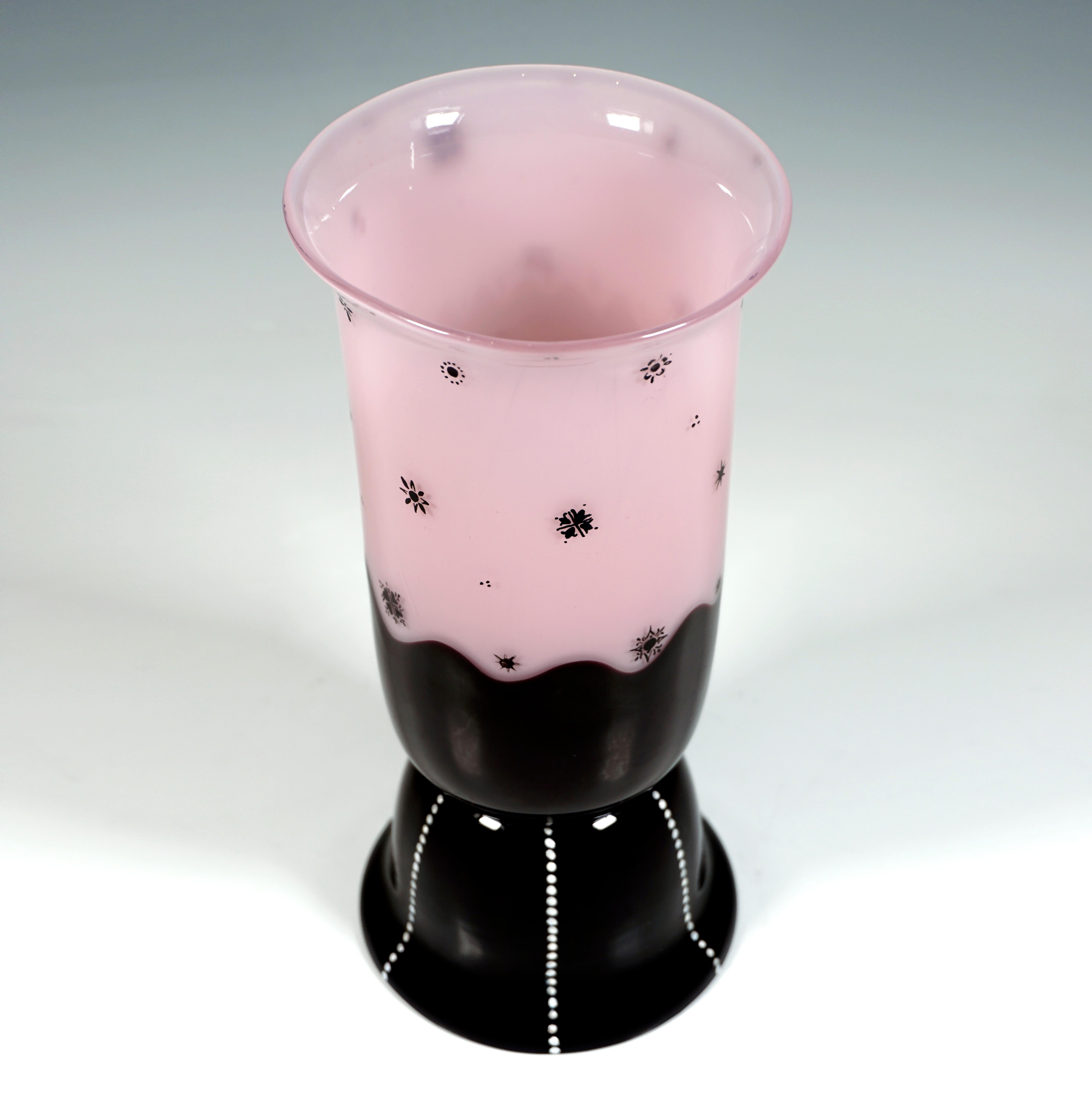 Austrian Loetz Art Nouveau Tango Vase Execution 165 Rose-Black, Austria-Hungary, 1916