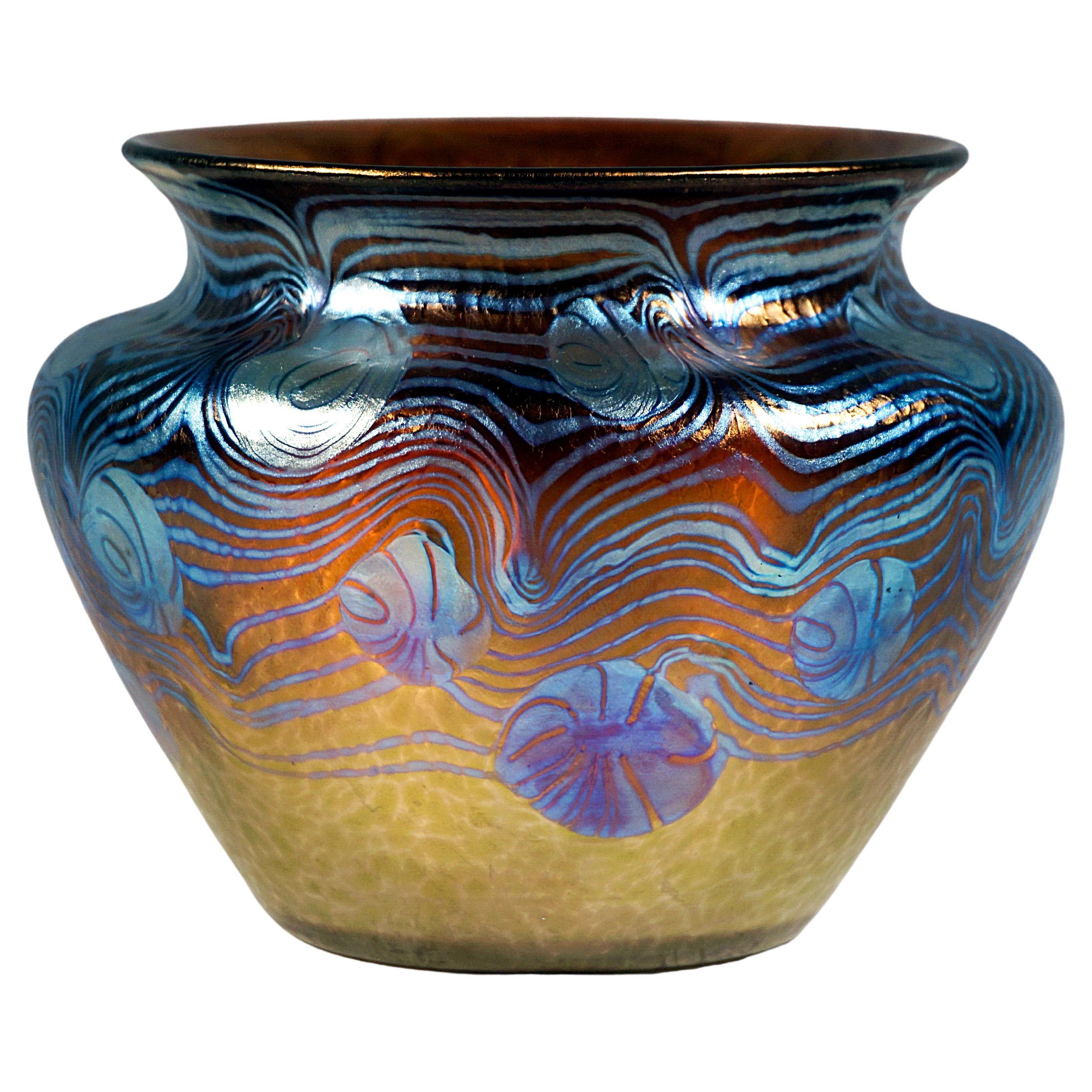 Loetz Art Nouveau Vase, 'Argus', Phenomenon Gre 2/351 Austria-Hungary circa 1902 For Sale