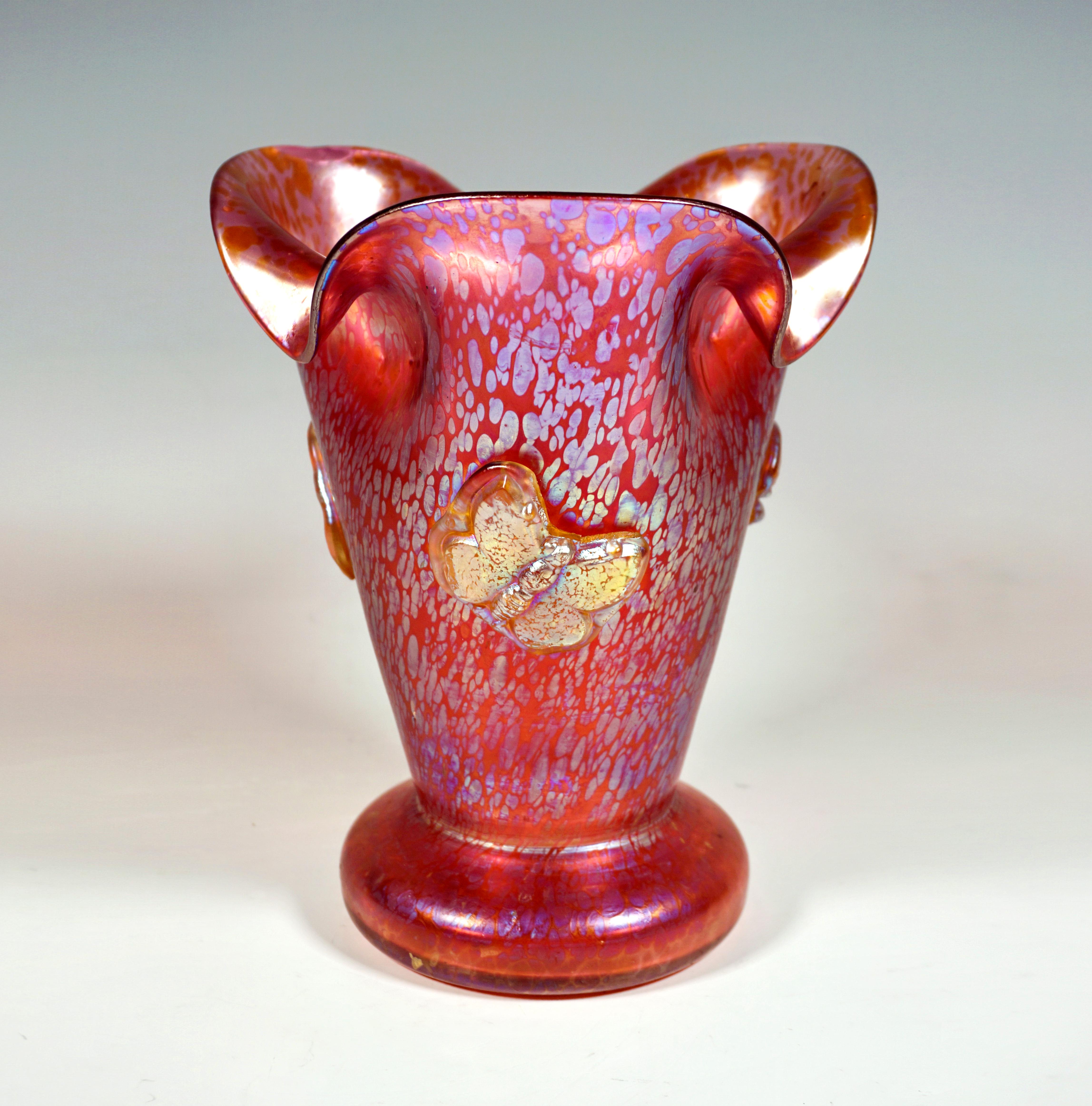 Finest Bohemian Art Nouveau glass vase:
Mould-blown vase with torus-shaped stand and funnel-shaped attached wall with trefoil-shaped, lobed mouth rim, wall and inside satin-finished, polished pontil with cut signature 'Loetz Austria'.

Shape: