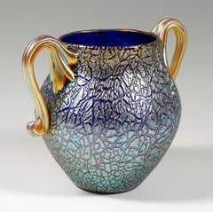 Vase Loetz Art Nouveau Cobalt Mimosa avec 2 anses, Autriche-Hongrie, vers 1909
