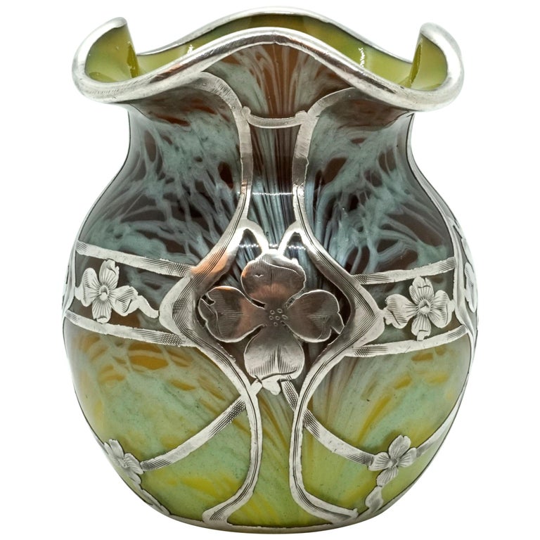 Loetz Art Nouveau Vase Phenomenon Carrageen with Silver Overlay, 1905