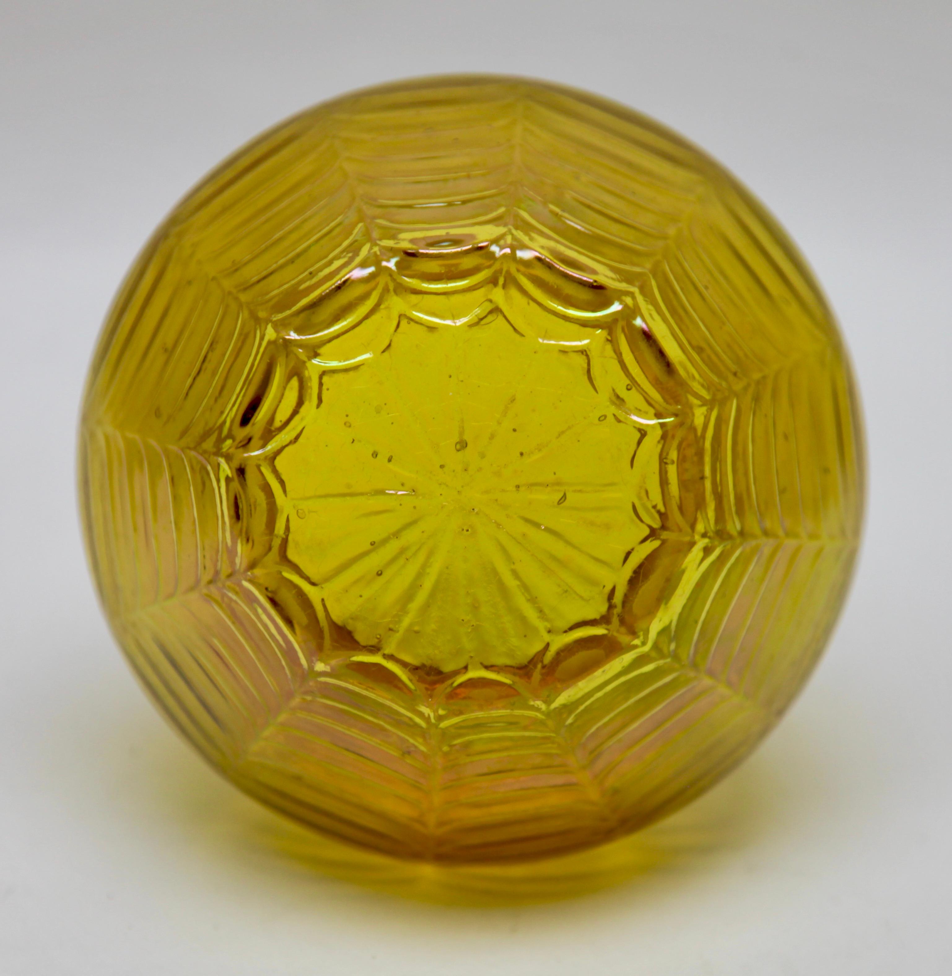 Jugendstil-Vase mit schmiedeeisernen Details aus irradiiertem Glas, 1900er Jahre (Frühes 20. Jahrhundert) im Angebot