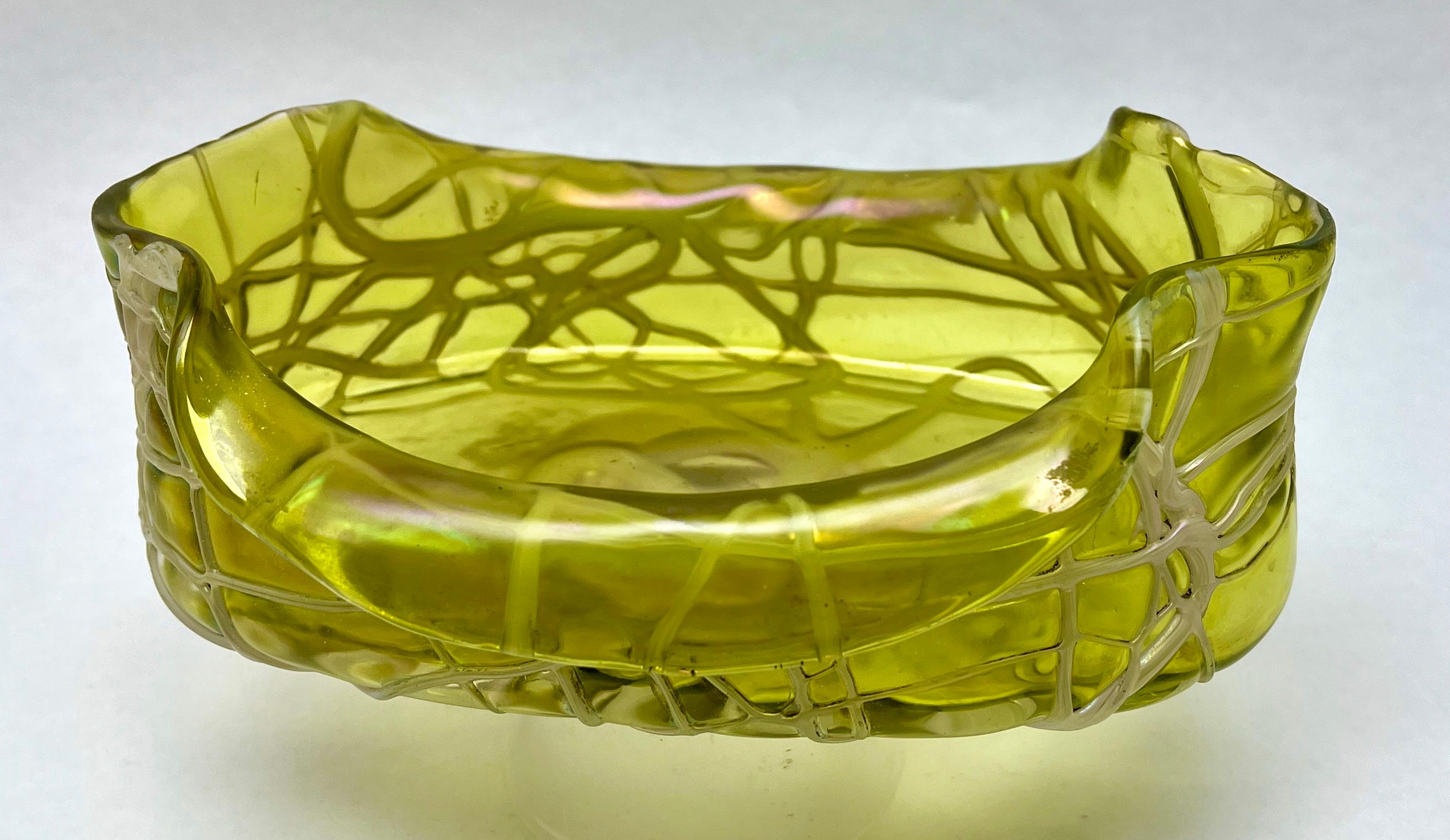 French Loetz Art Nouveau Vide Poch Whit Details of Irradiated Glass, 1900s For Sale