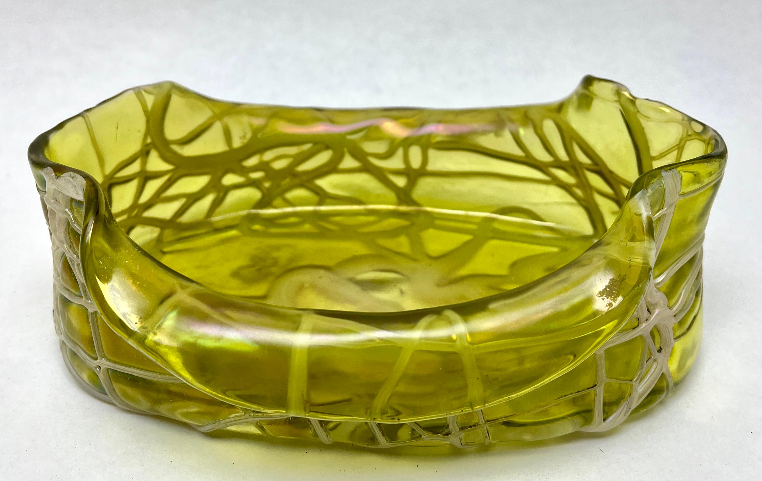 Art Glass Loetz Art Nouveau Vide Poch Whit Details of Irradiated Glass, 1900s For Sale