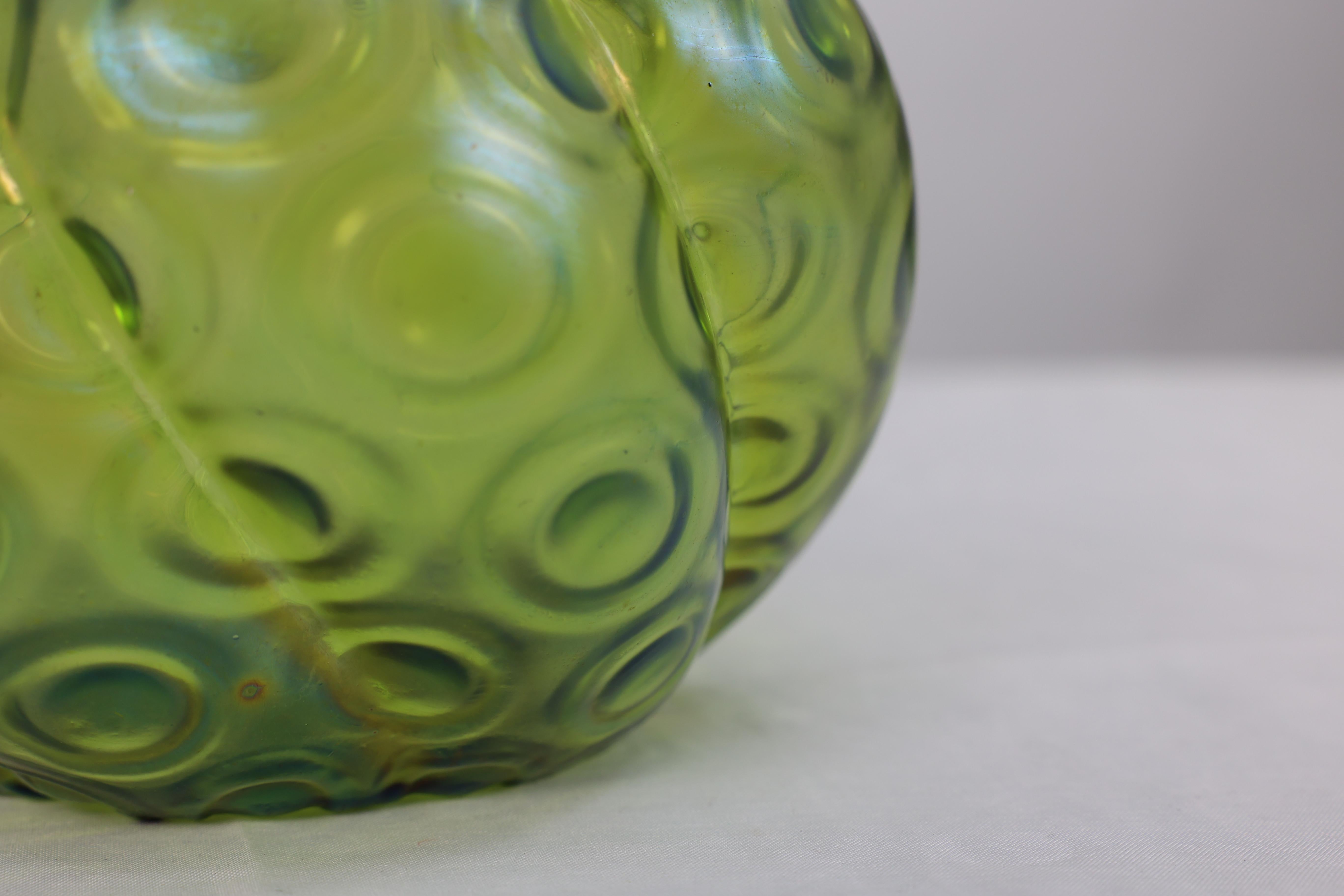 Loetz (attributed). A green swirl glass flower holder with decorative brass top For Sale 3