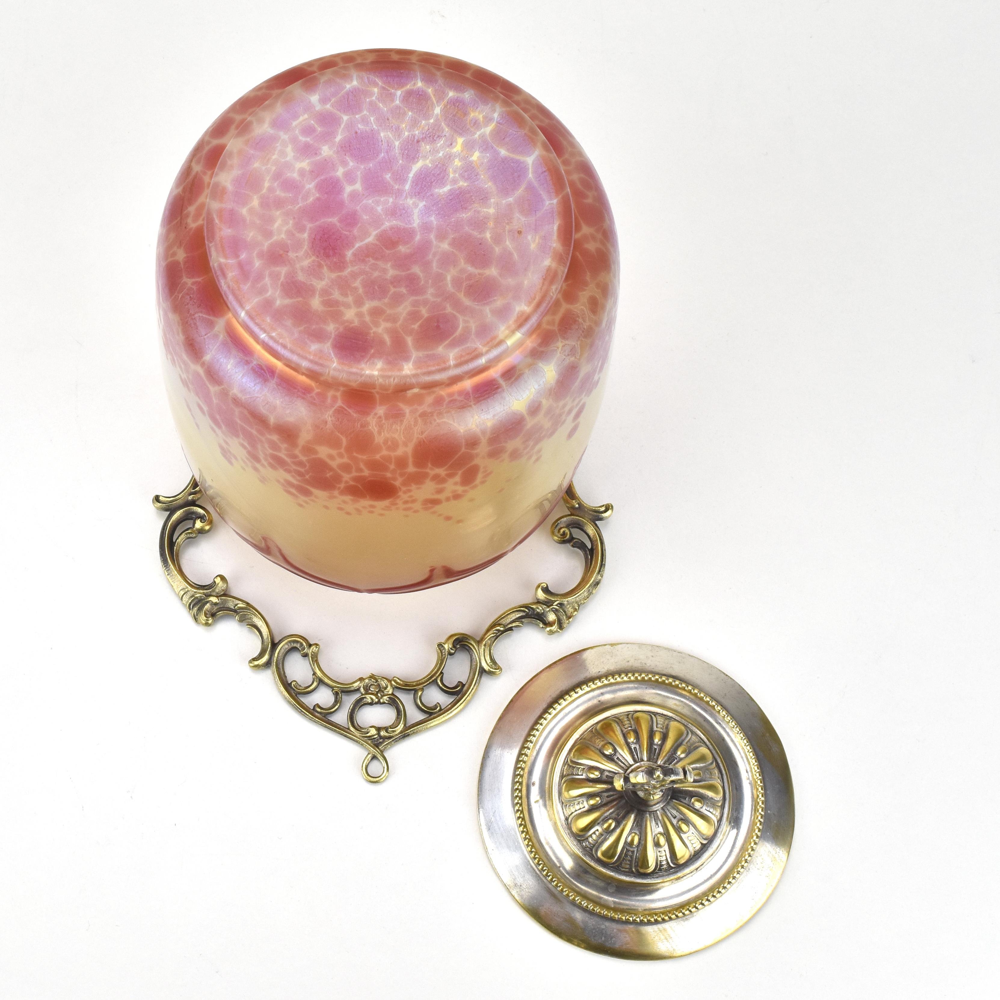 Début du 20ème siècle Loetz Biscuit Barrel Cookie Jar Art Nouveau Iridescent Glass Antique Lötz & WMF en vente