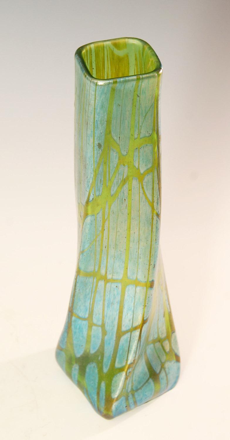 Austrian Loetz Creta Pampas Iridescent Glass Vase, circa 1900 For Sale
