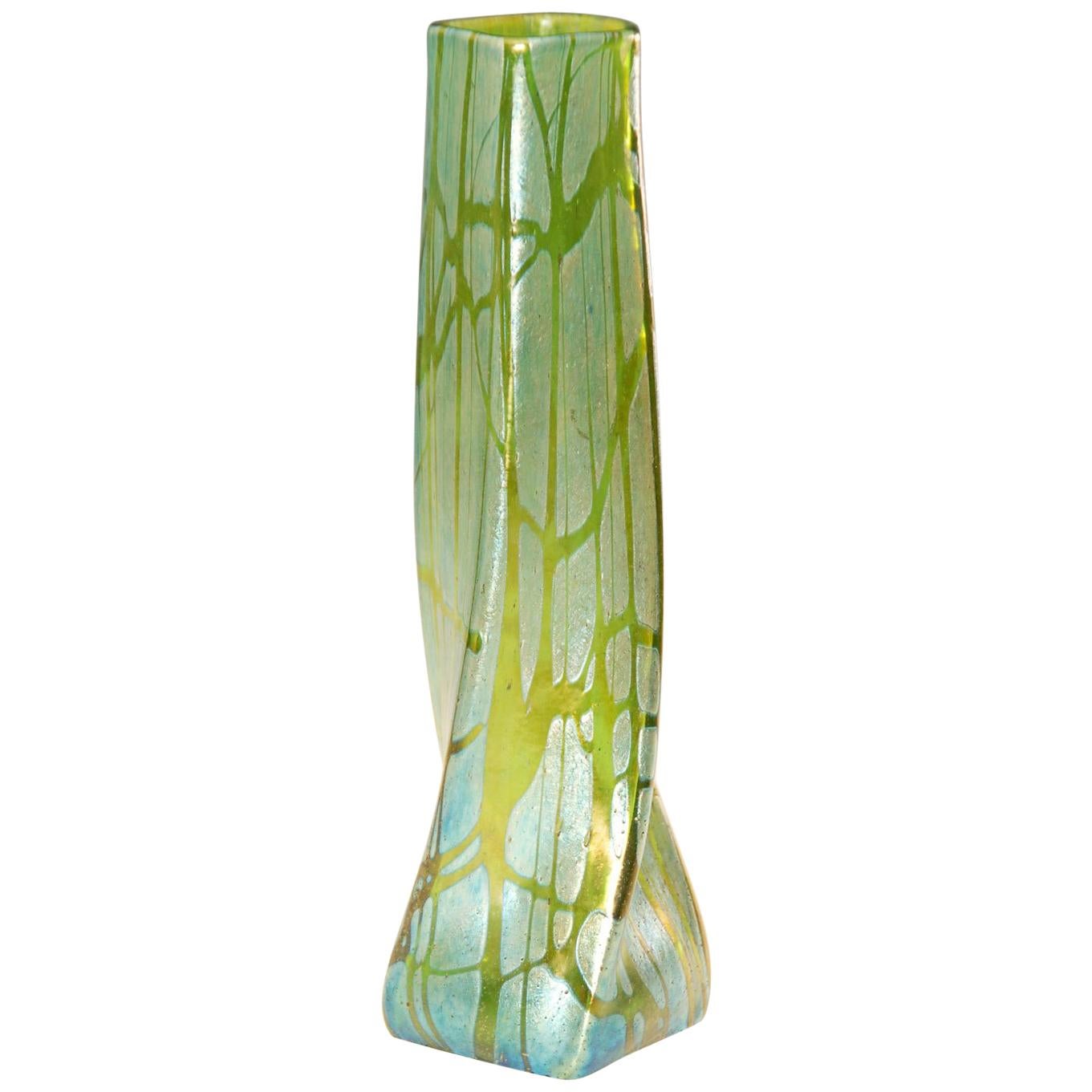 Loetz Creta Pampas Iridescent Glass Vase, circa 1900 For Sale