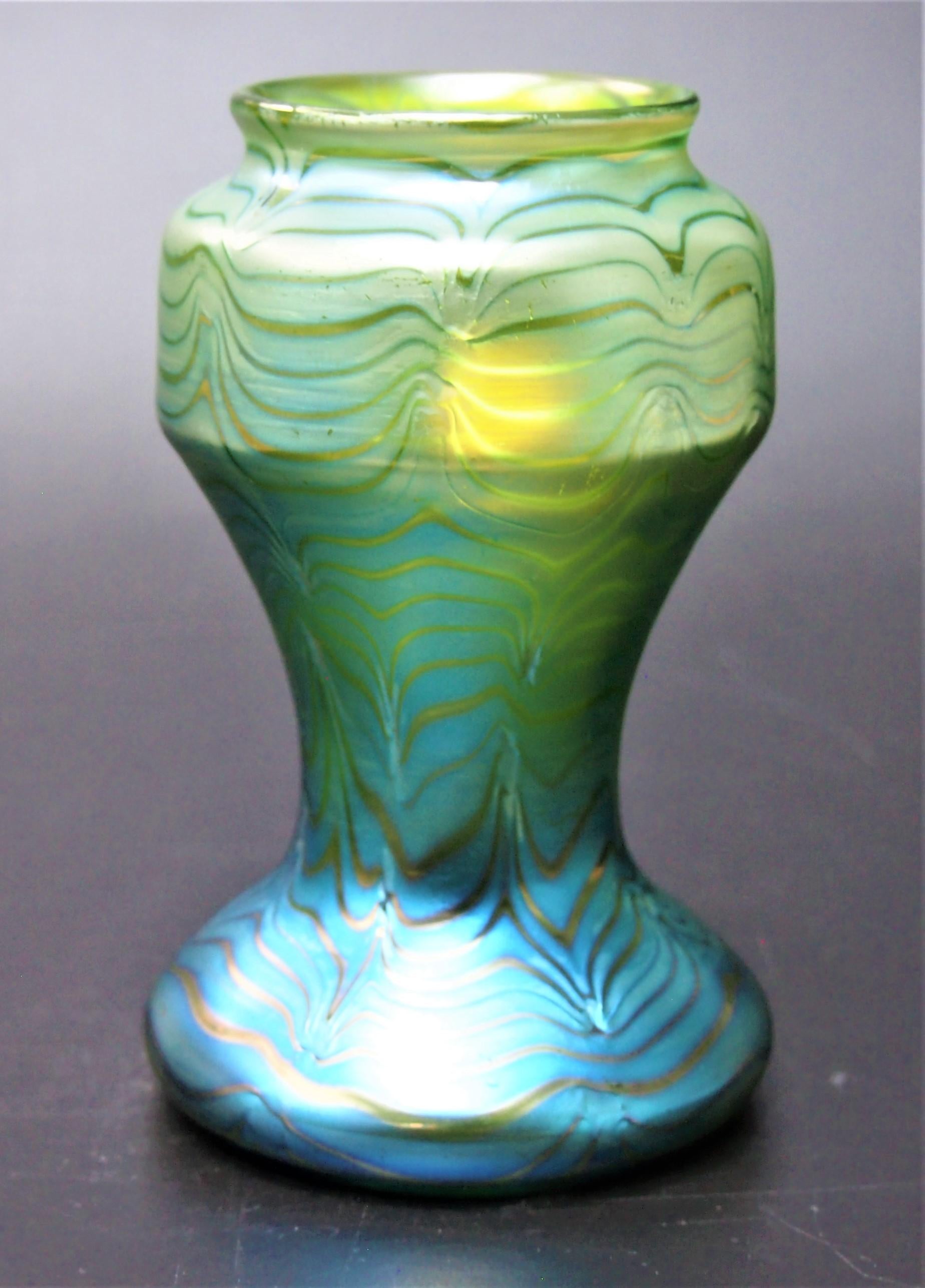 Art Glass Loetz Crete Phaenomen 85/3780 glass vase made exclusively for Bacalowitz c1902 For Sale