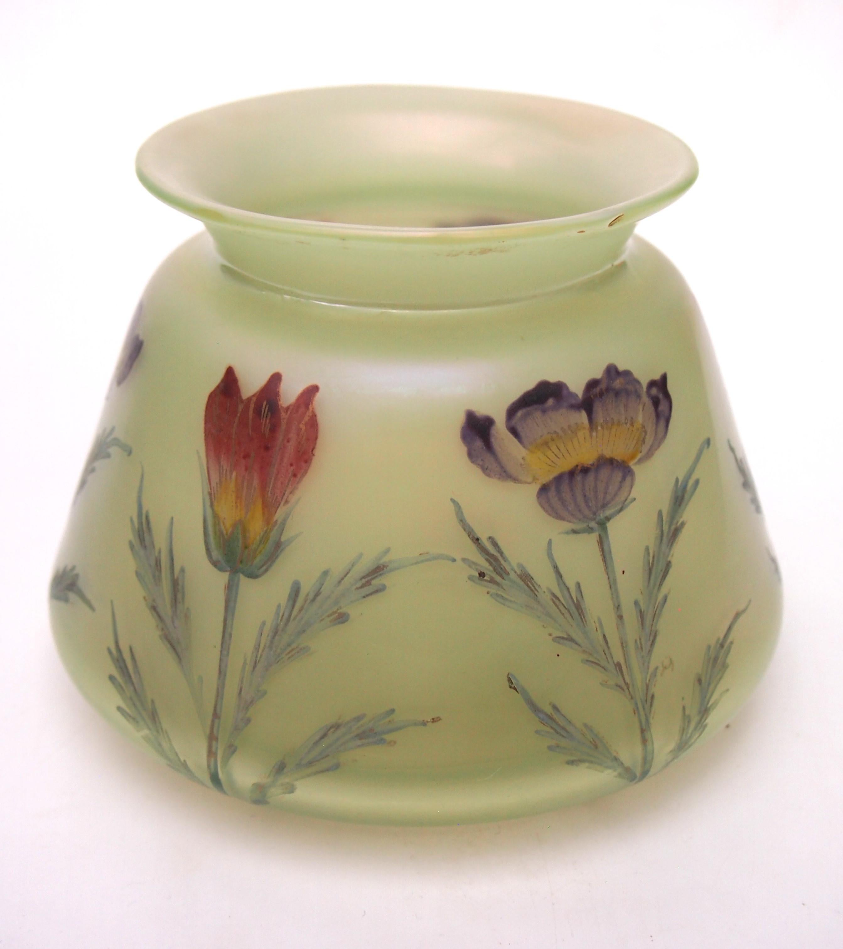 Art nouveau Loetz vase en verre Arcadia émaillé Bohème vers 1898 en vente