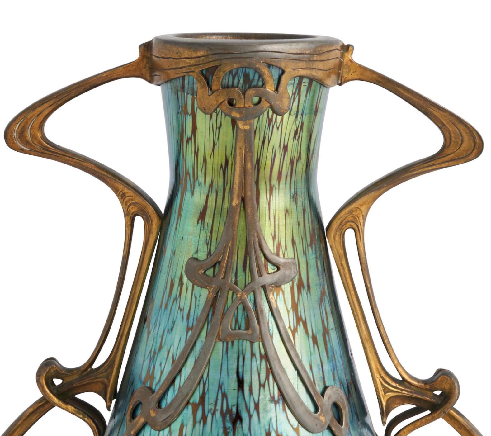 Loetz Para Boudon Y Klur Jarrón Montado De Cristal Papillon Rubí Y Metal Dorado Art Nouveau en venta