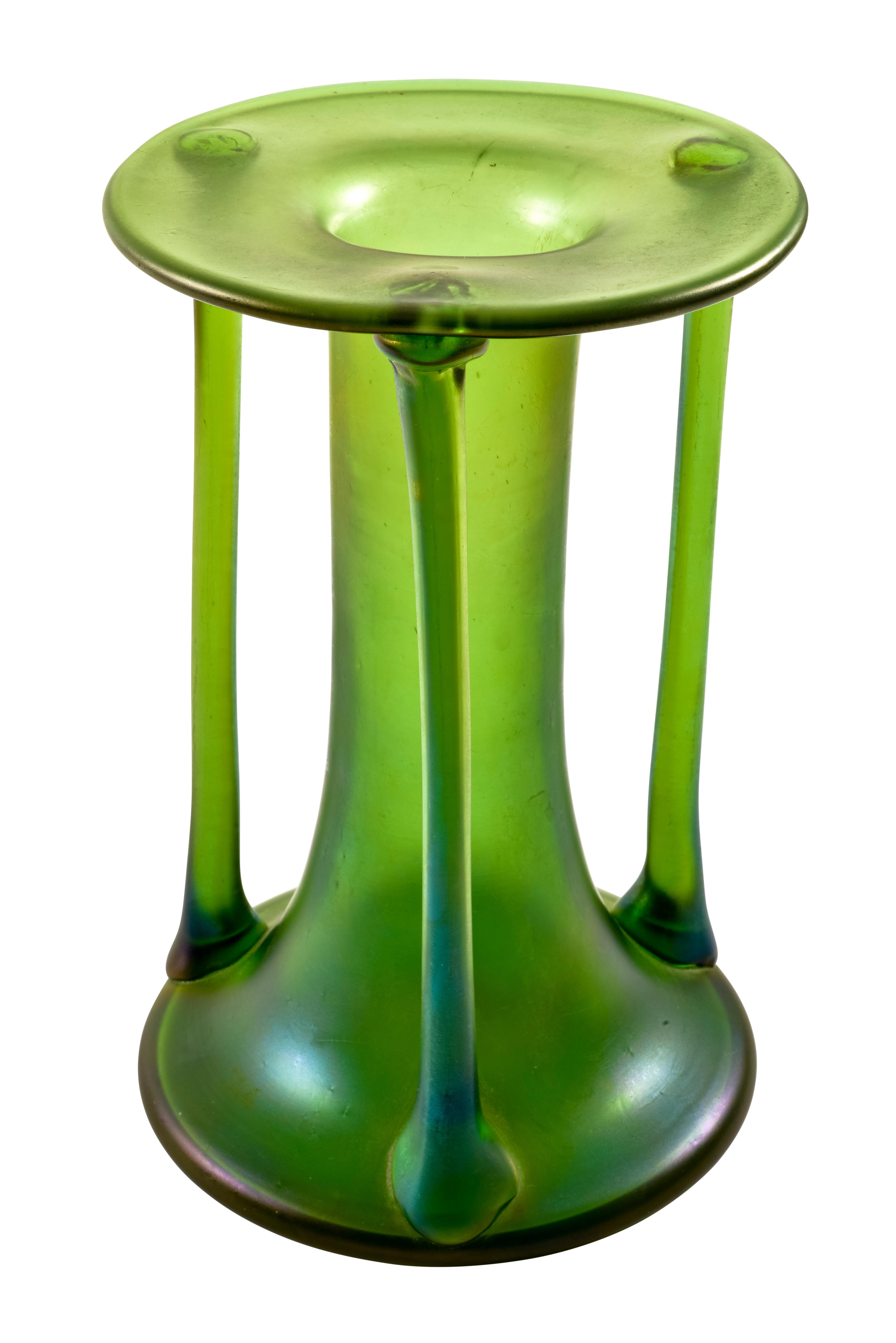 Loetz Glass Vase Austrian Jugendstil Josef Hoffmann 1900 Green In Good Condition For Sale In Vienna, AT