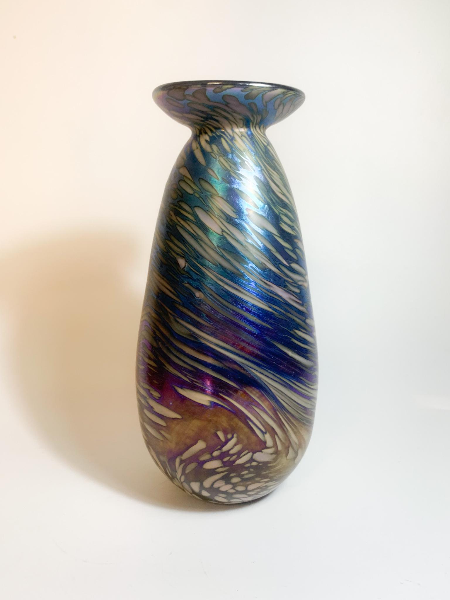 Loetz Glass Vase aus mehrfarbig schillerndem Glas aus den 1940er Jahren (Art nouveau) im Angebot