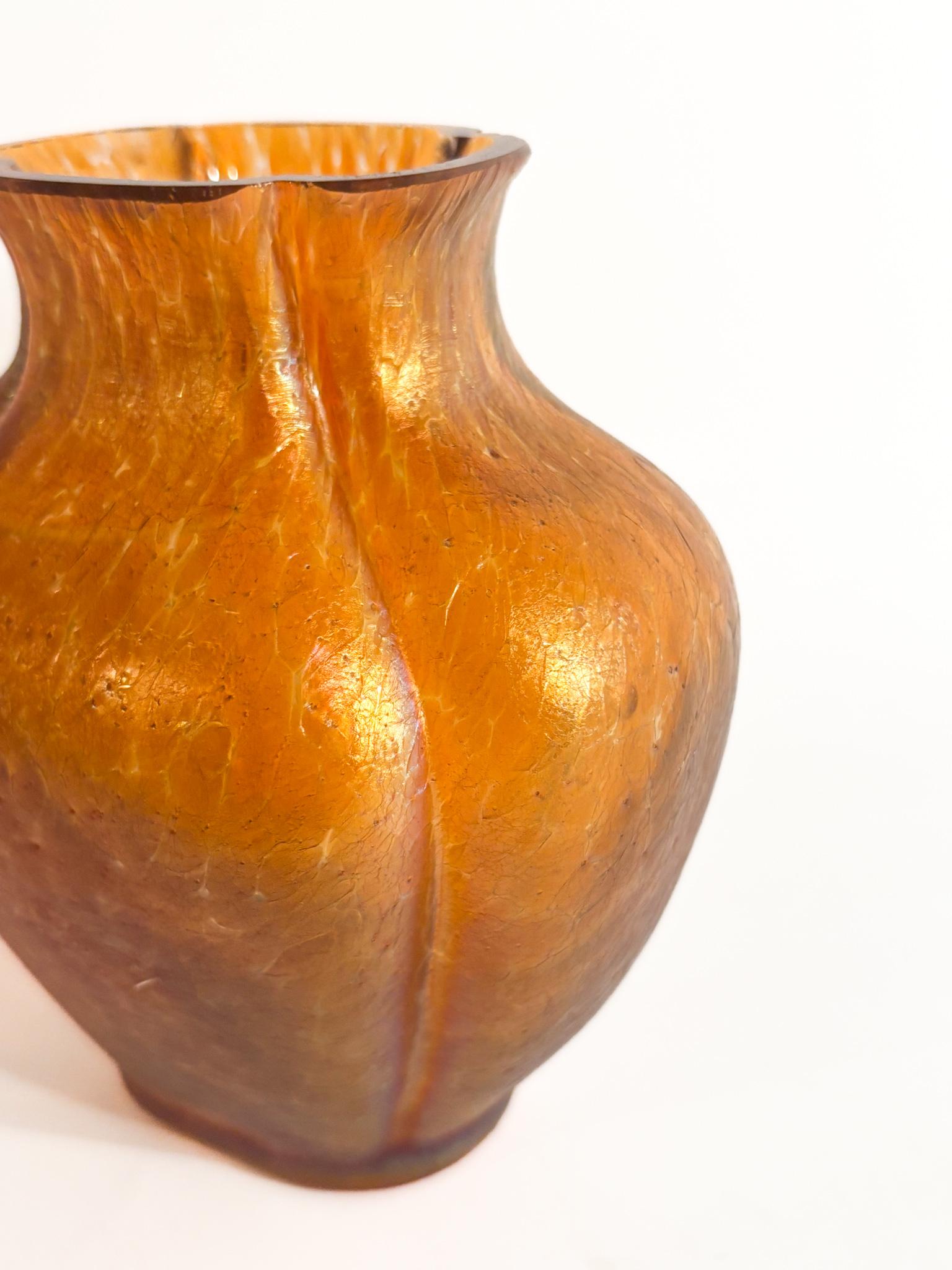 Loetz Glass Vase Pink and Orange Iridescent 1950s In Good Condition For Sale In Milano, MI