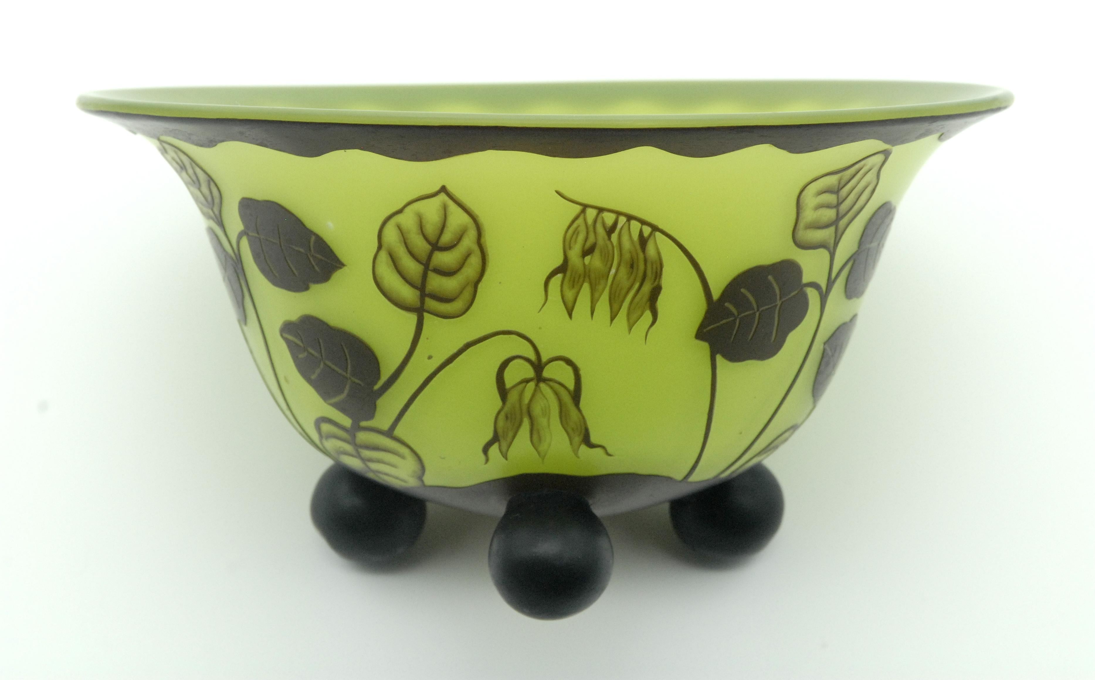 Loetz Green Cameo Glass Bowl Signed Velez, Austria For Sale 2