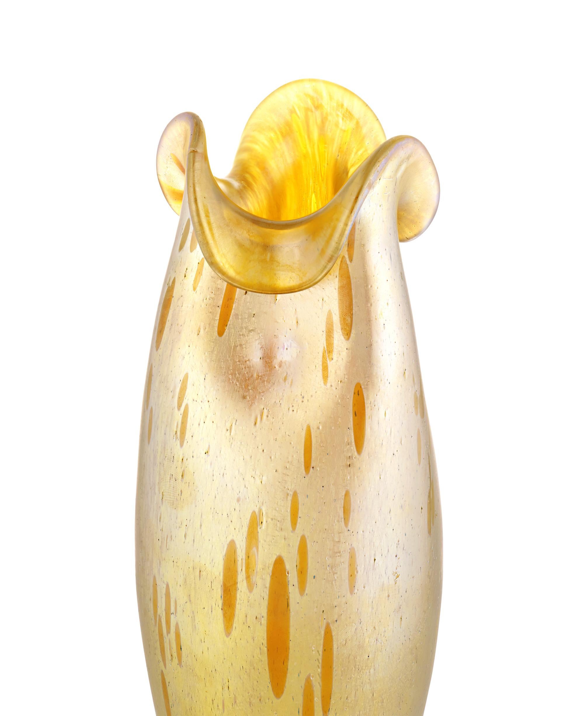 Bohémien Vaso Loetz Glass Iridescente in vendita