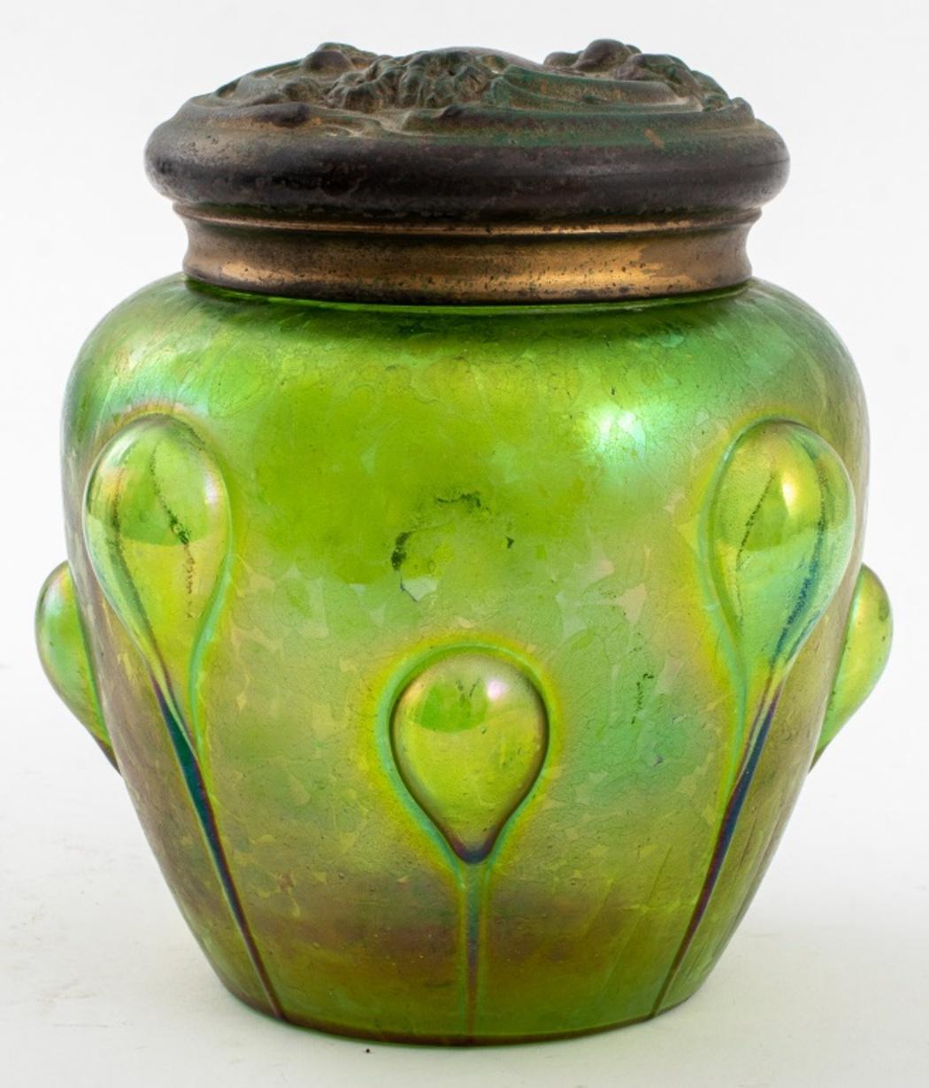 Loetz Jugendstil green glass vase, the surface with iridescent 